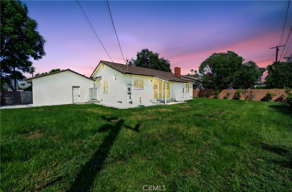 1122 W Glentana Street