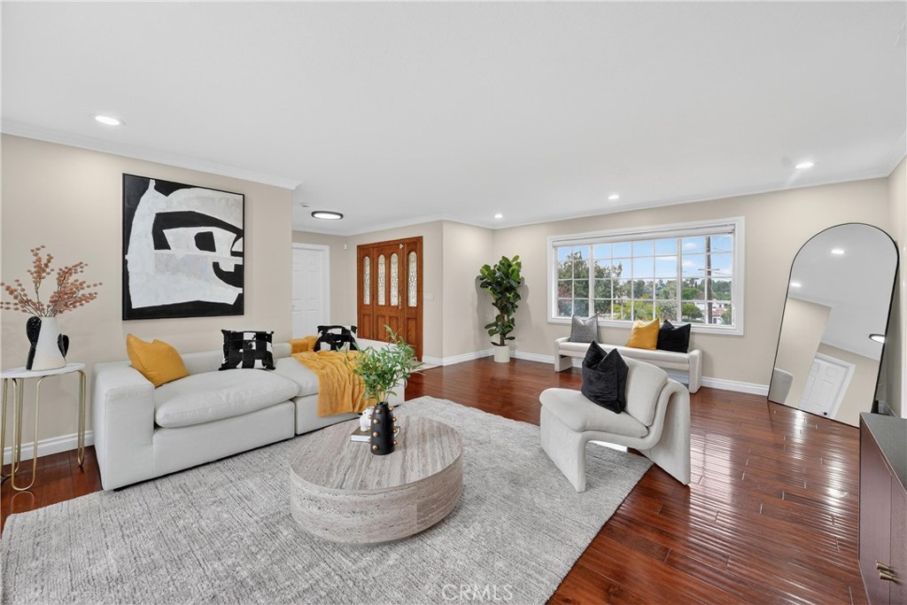 172 Ramona