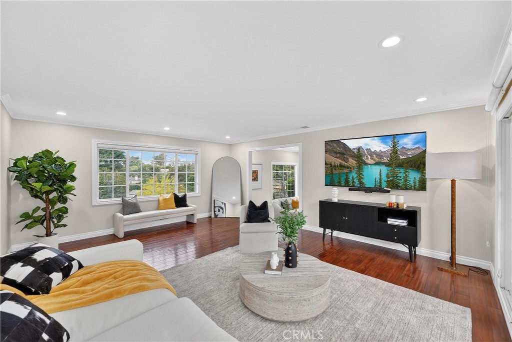 172 Ramona