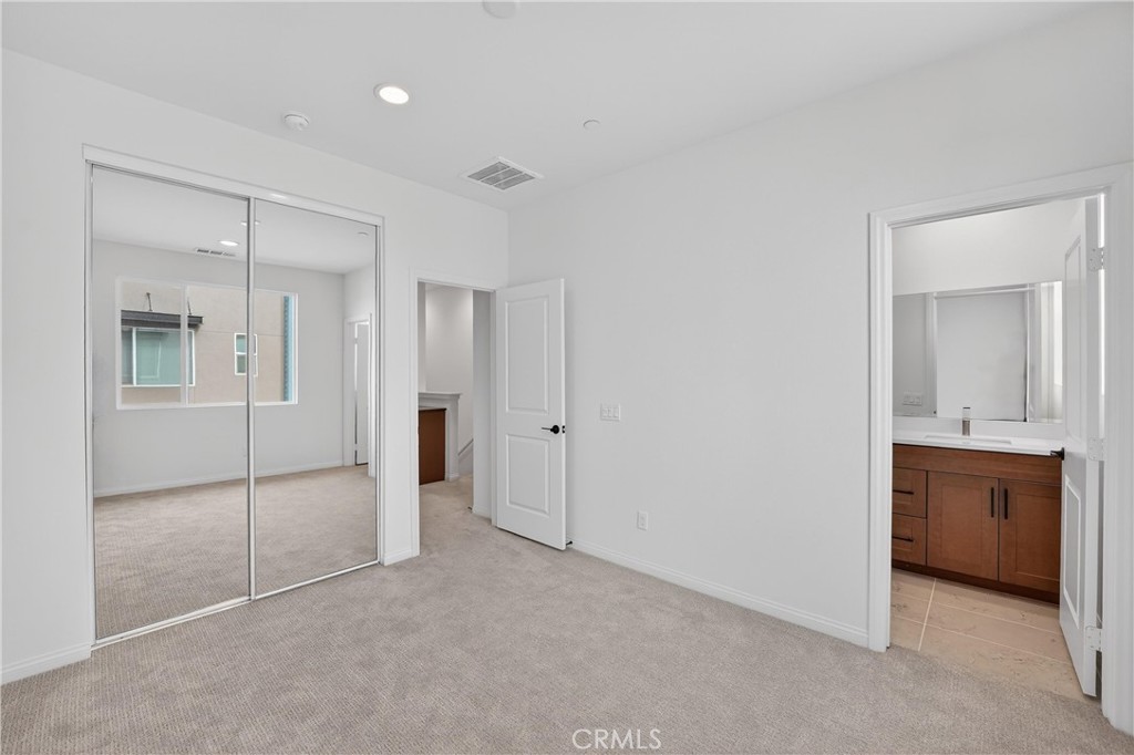 1097 N Harbor Blvd