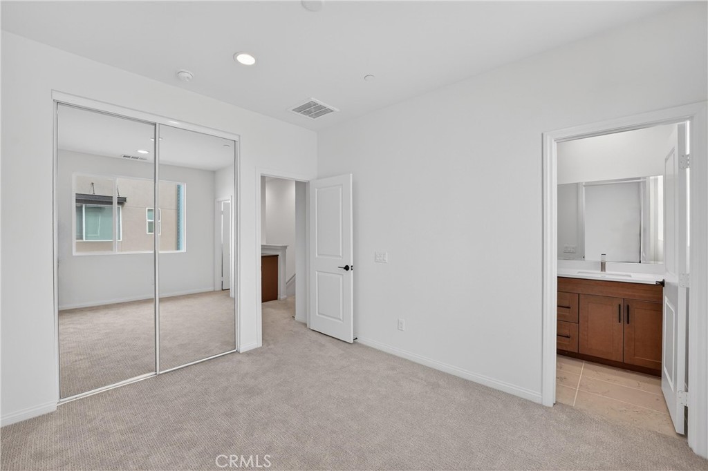 1097 N Harbor Blvd