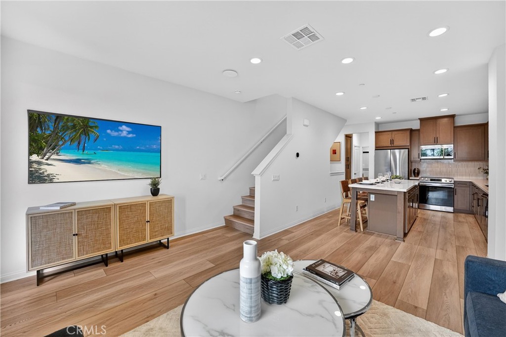1097 N Harbor Blvd
