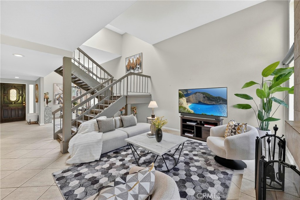 525 Riviera Court