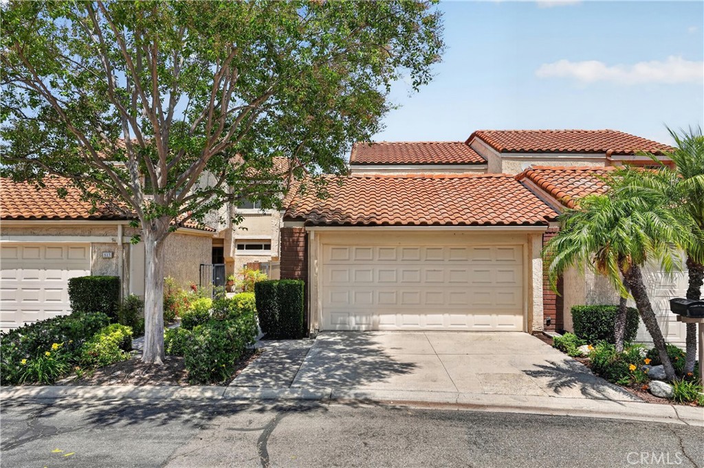 525 Riviera Court