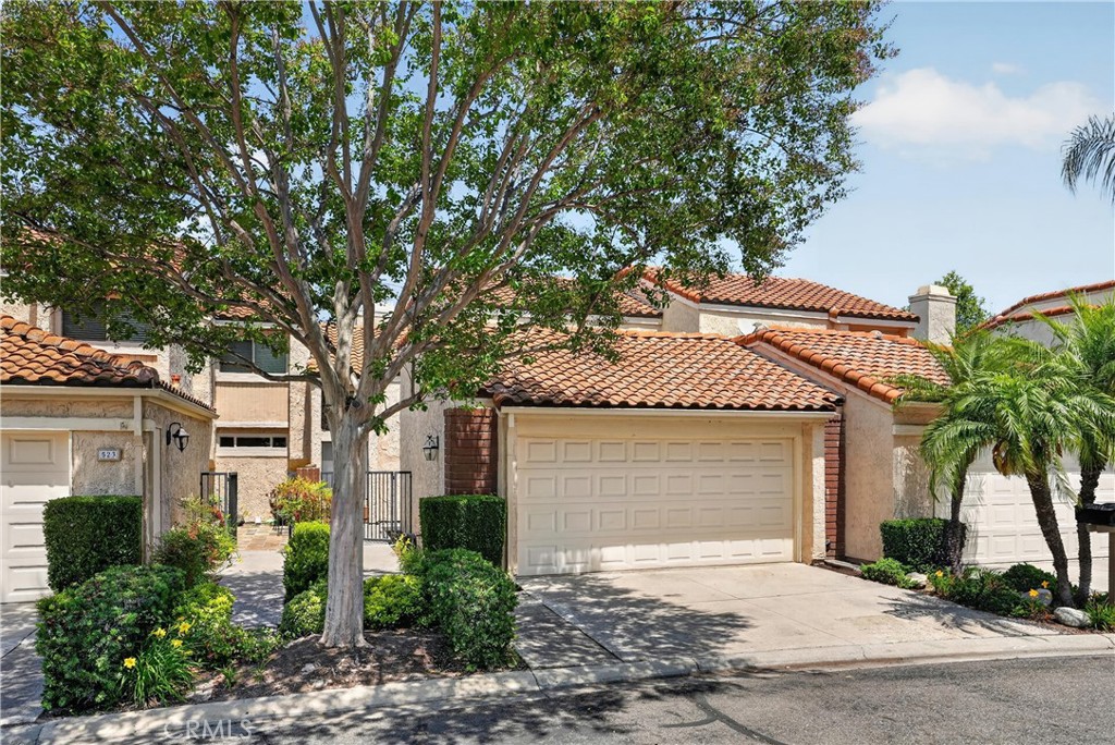 525 Riviera Court