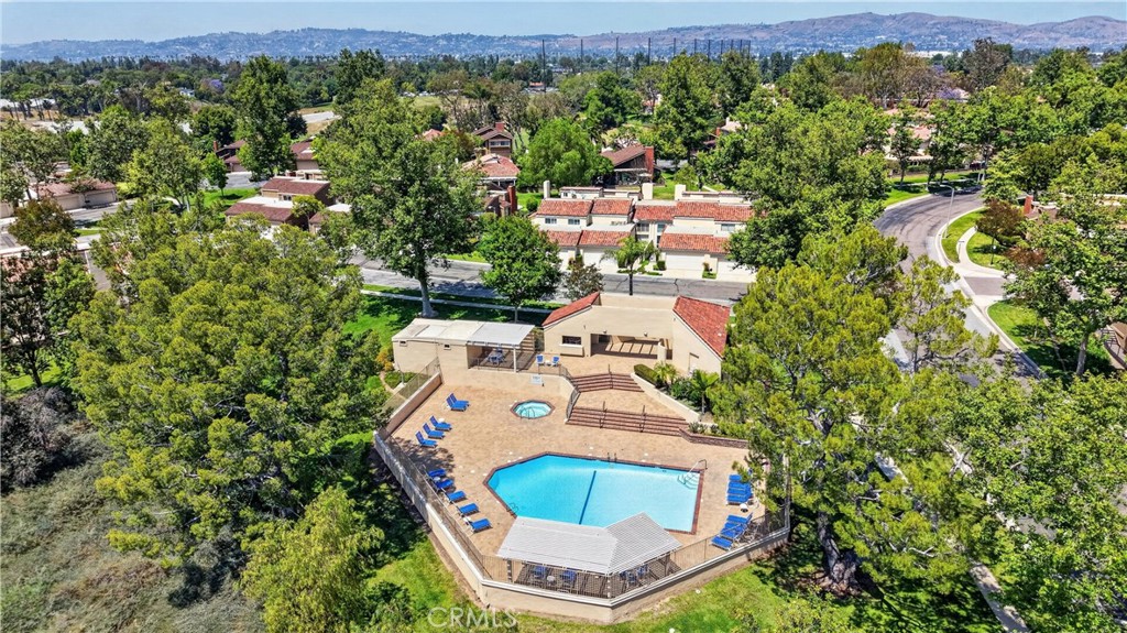 525 Riviera Court