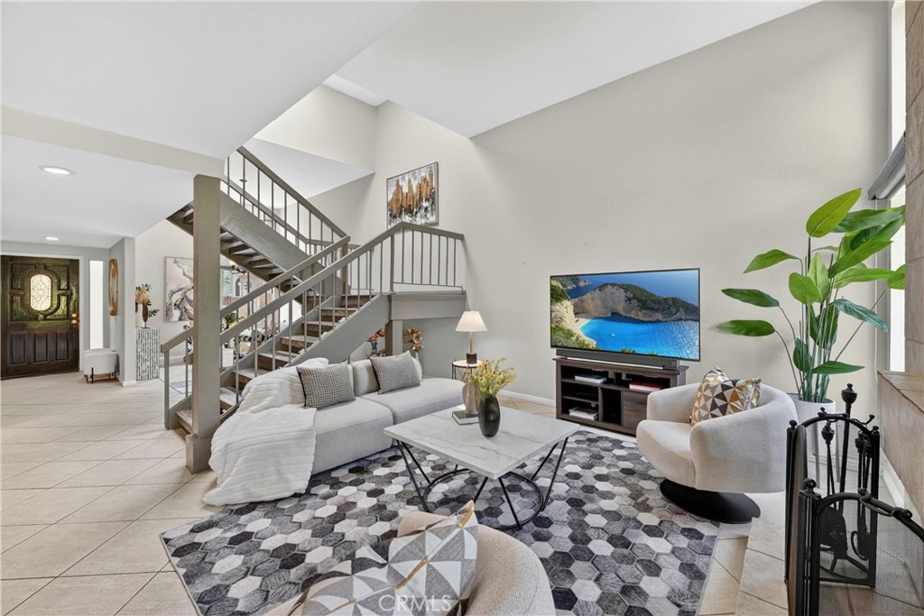525 Riviera Court