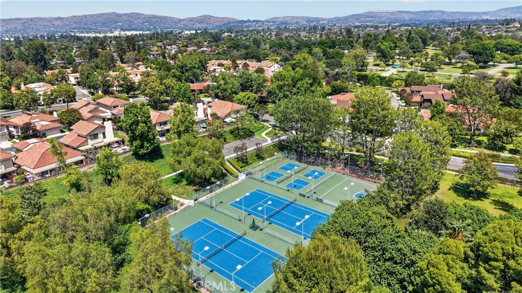 525 Riviera Court