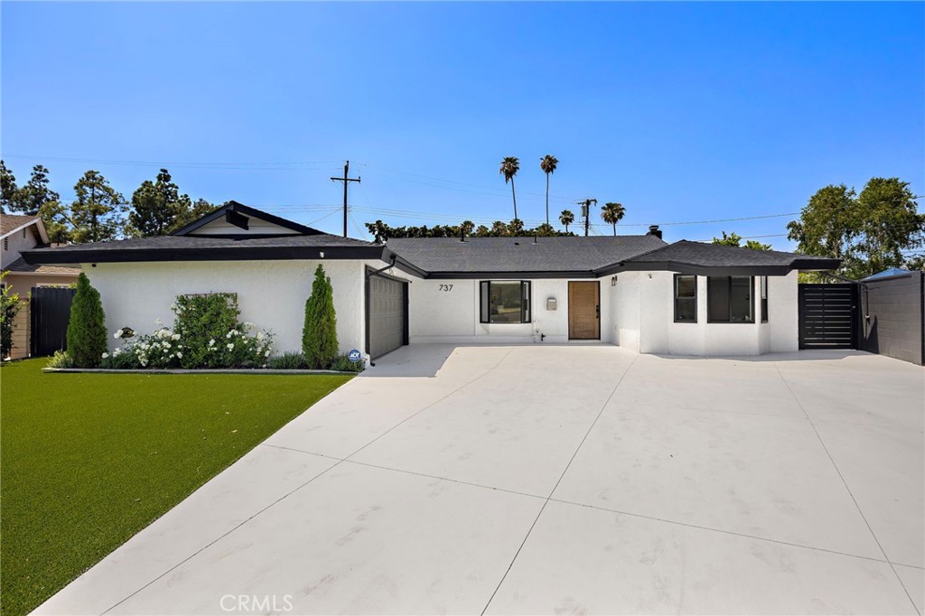 737 Paseo Place