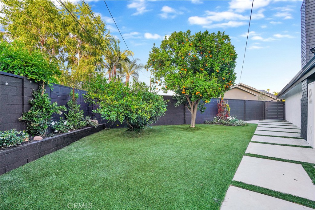 737 Paseo Place