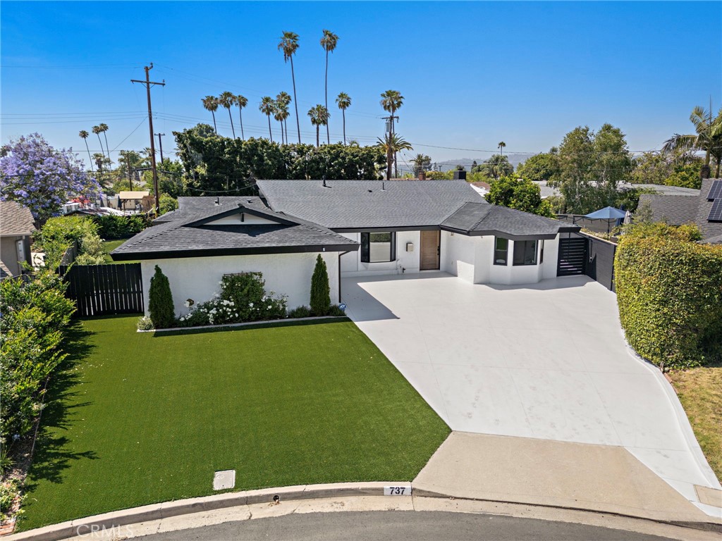 737 Paseo Place