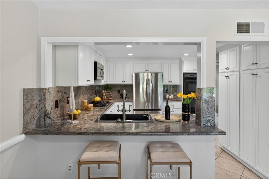 525 Riviera Court