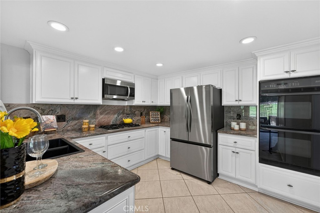 525 Riviera Court