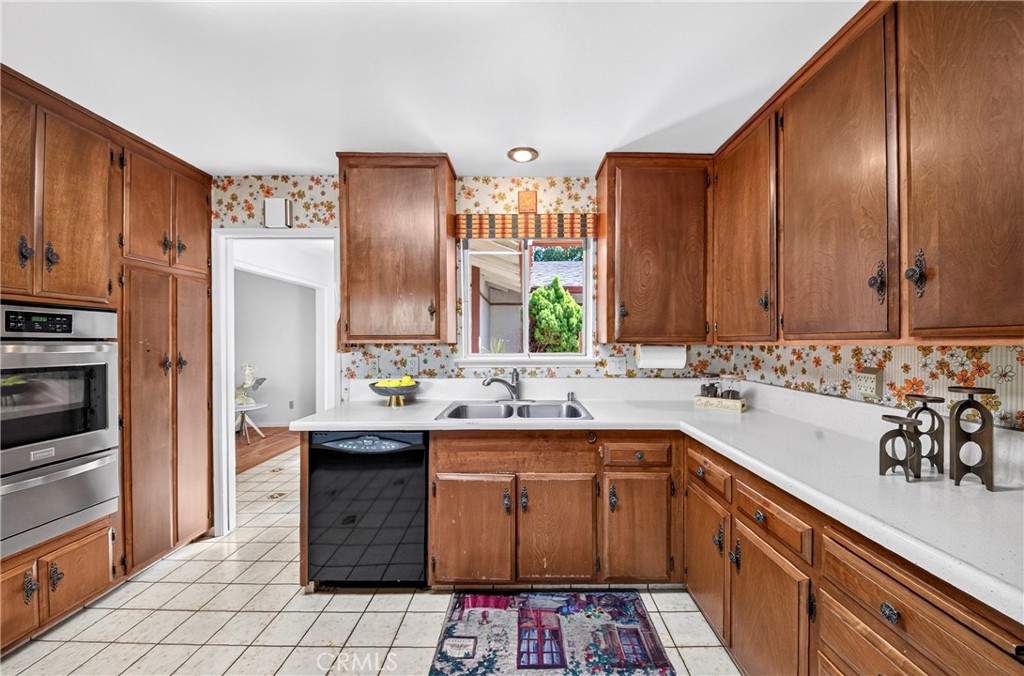 1903 W Chanticleer Road