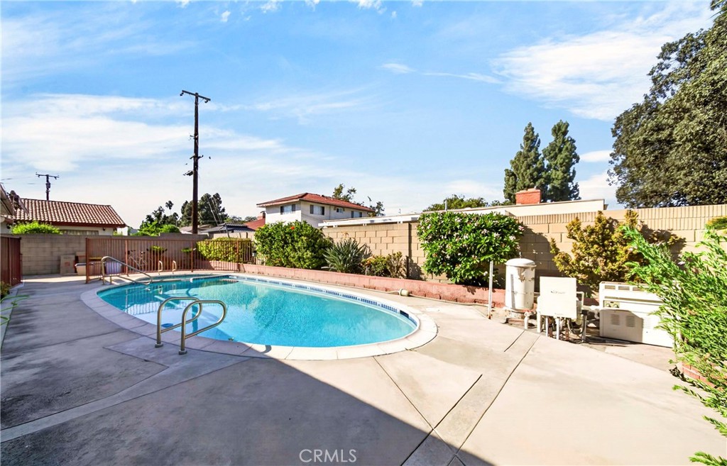 1903 W Chanticleer Road