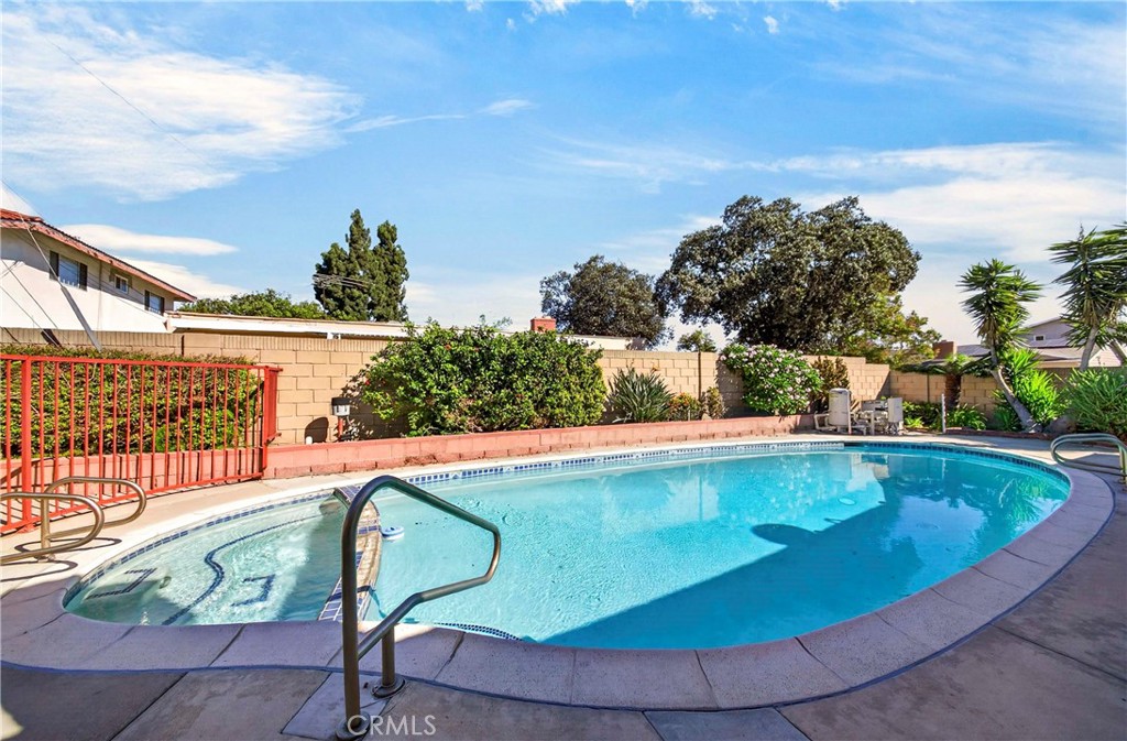 1903 W Chanticleer Road