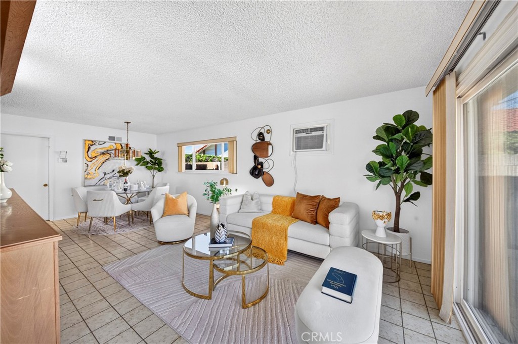 1903 W Chanticleer Road