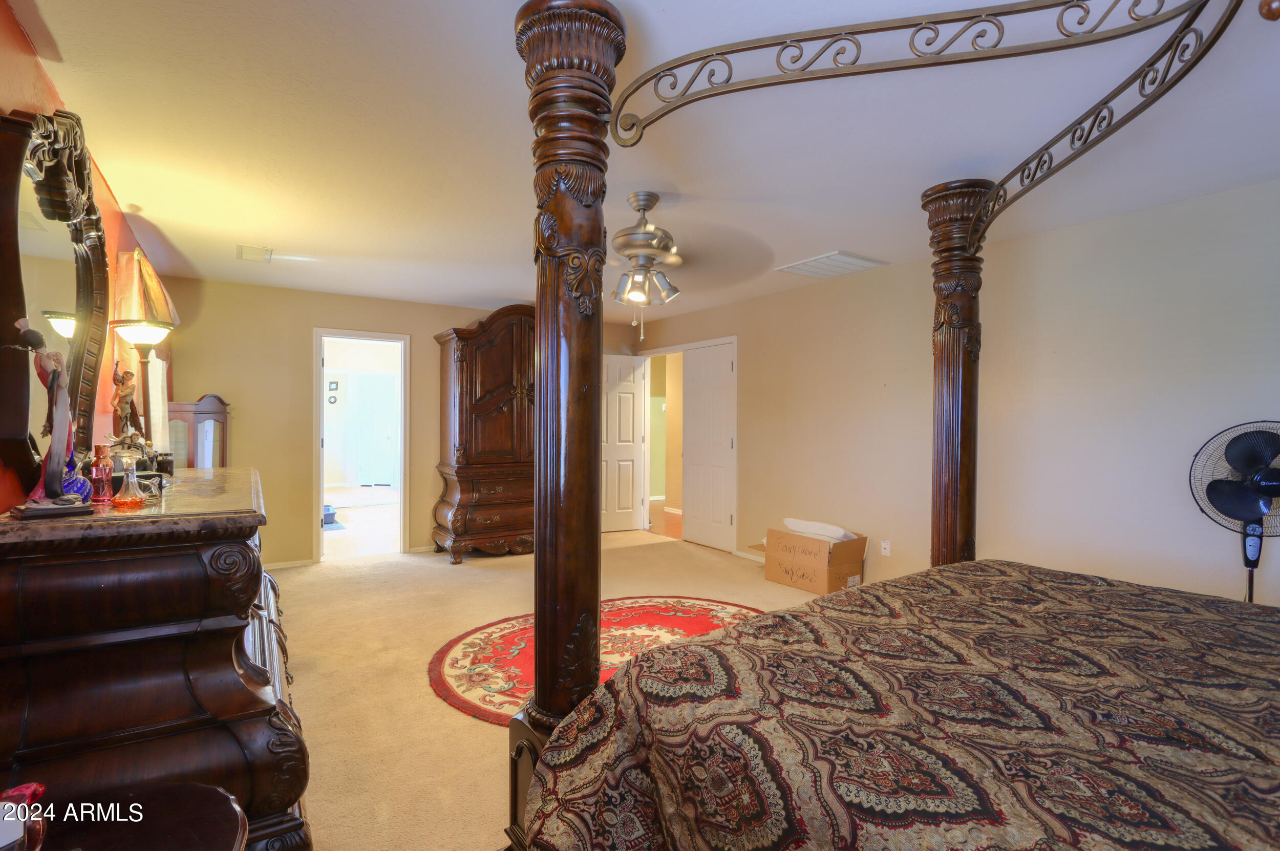 936 E KAPASI Lane