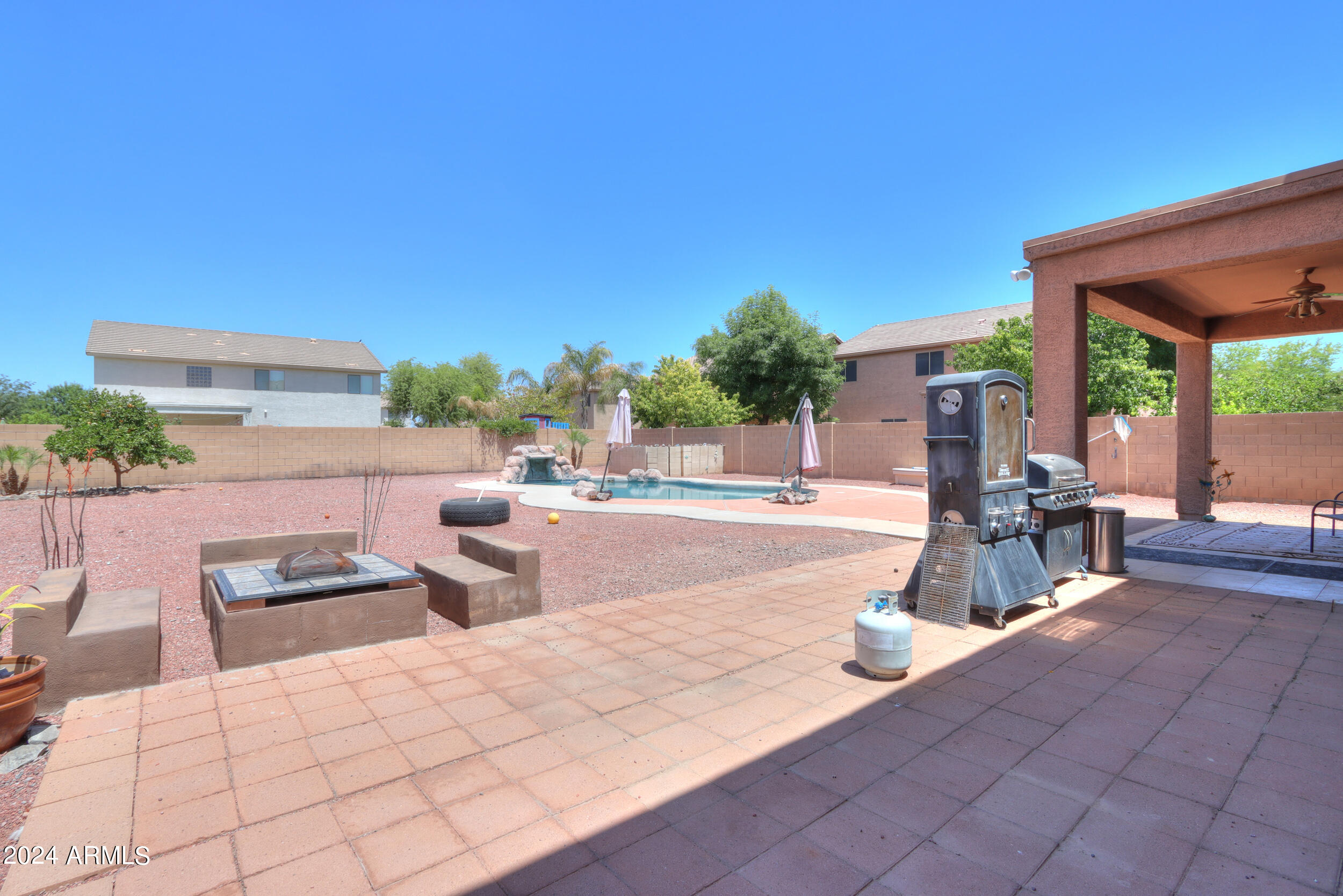 936 E KAPASI Lane