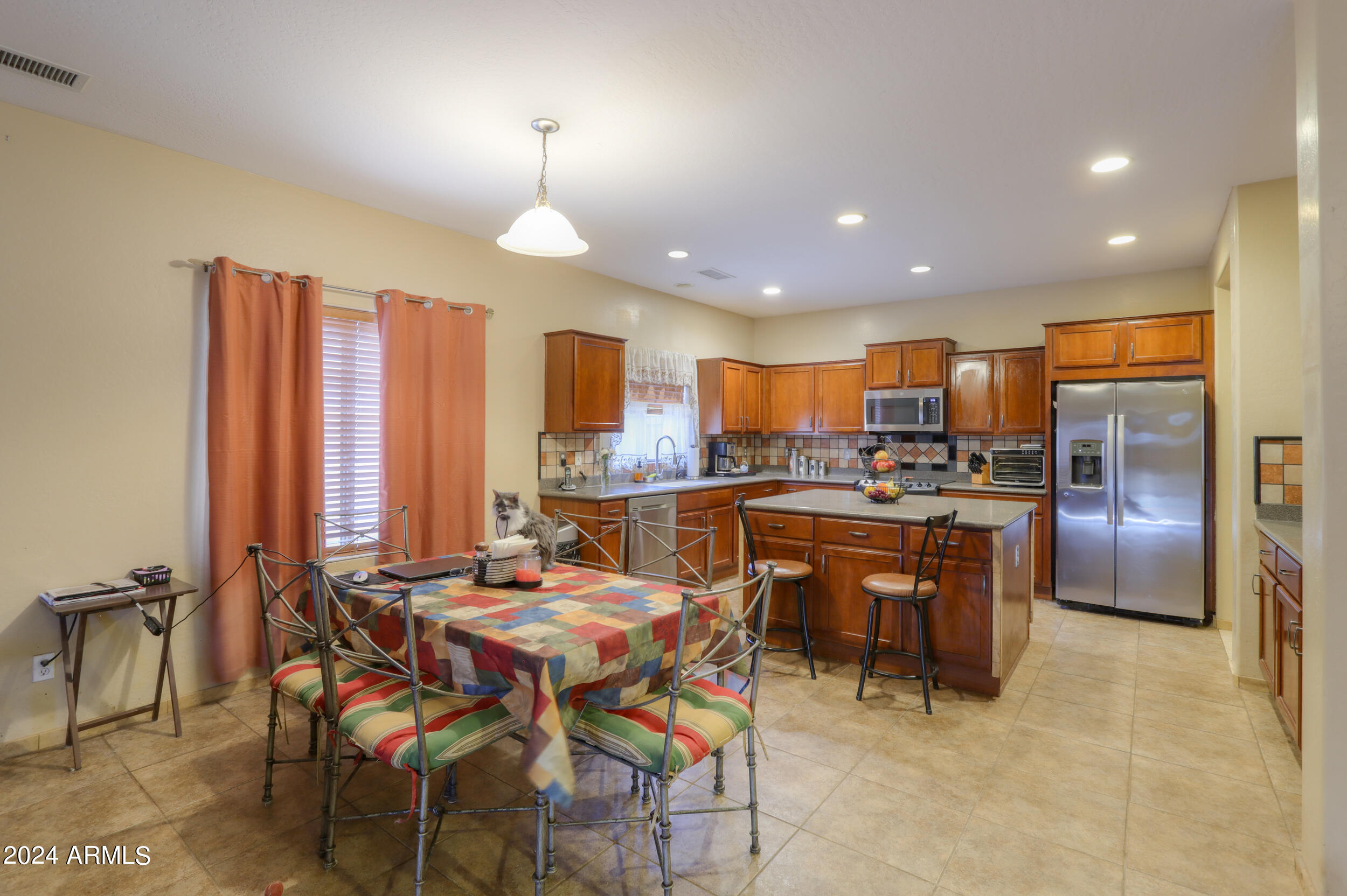936 E KAPASI Lane