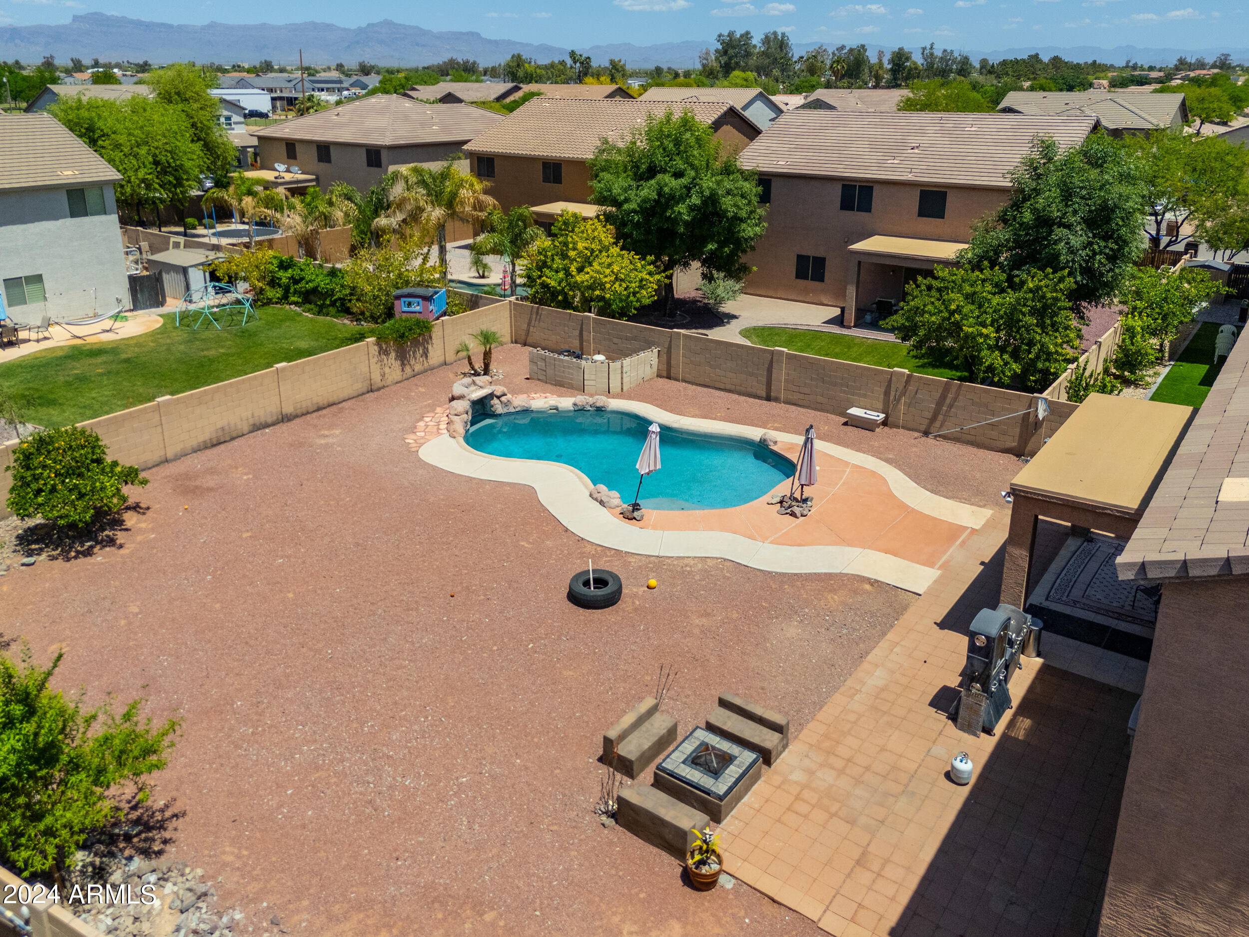 936 E KAPASI Lane