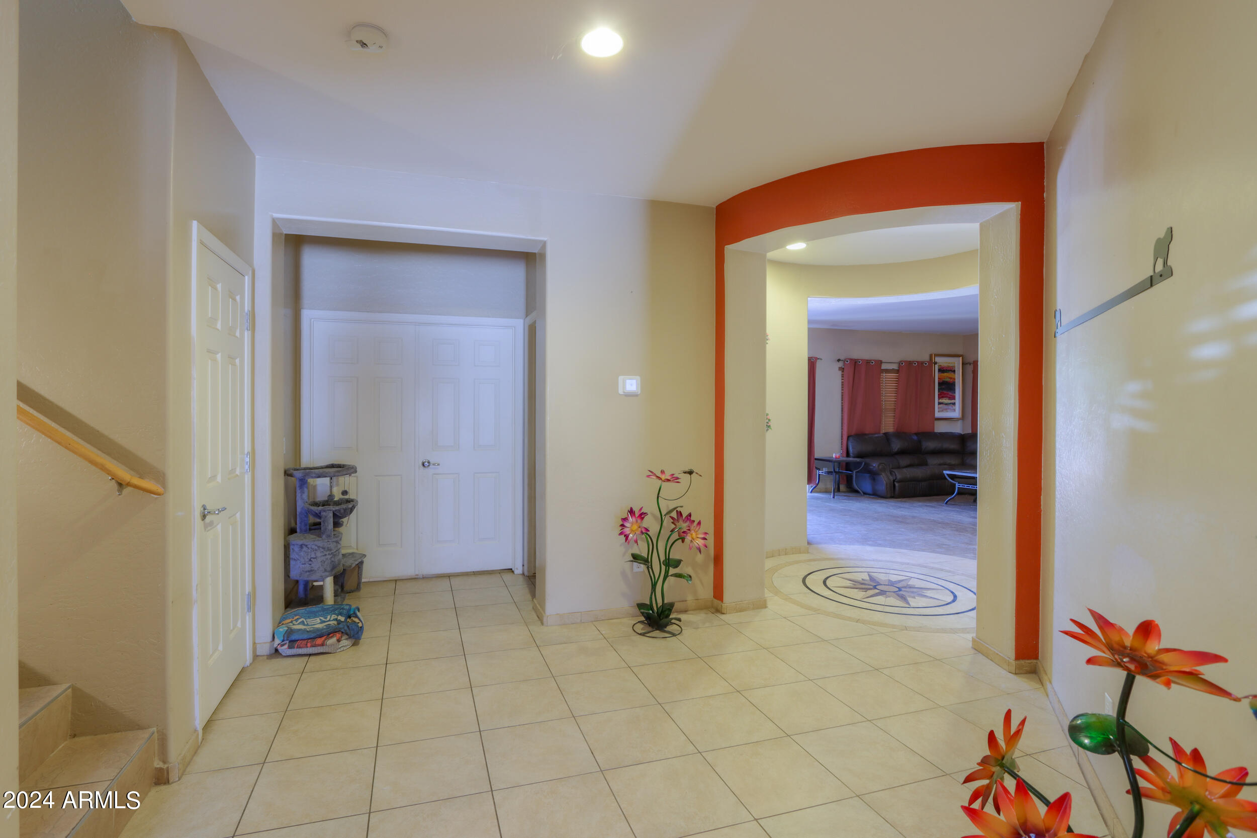 936 E KAPASI Lane
