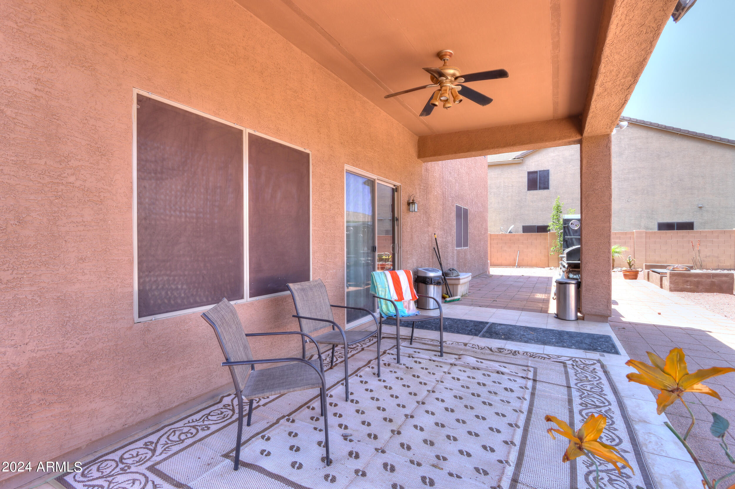 936 E KAPASI Lane