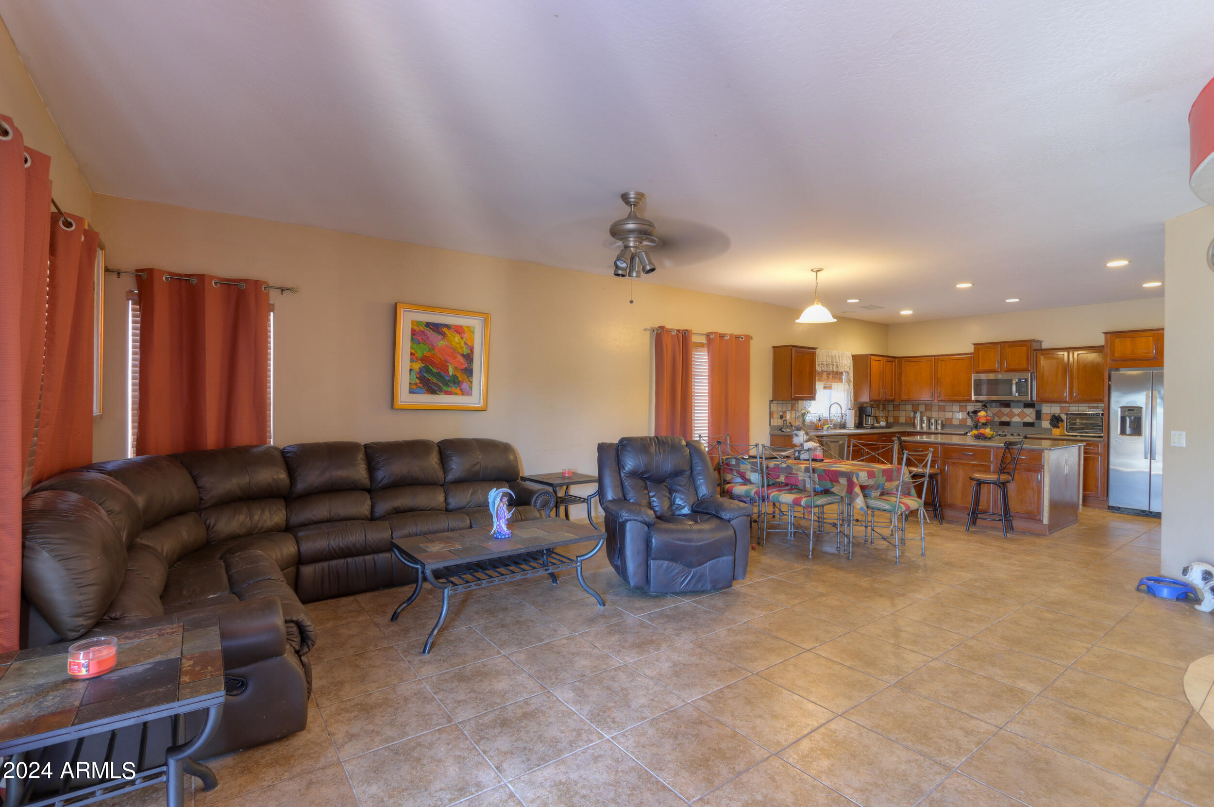 936 E KAPASI Lane