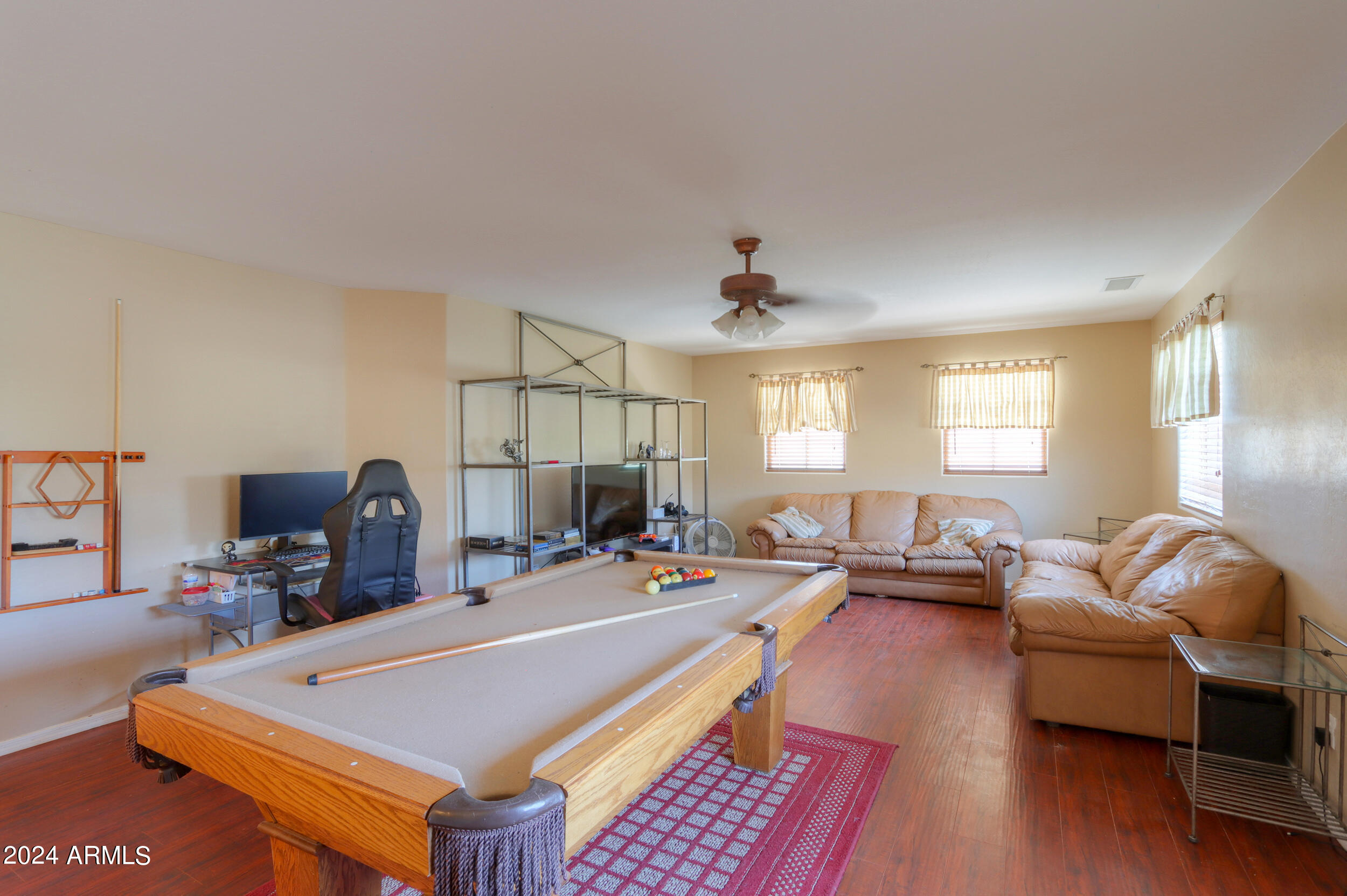 936 E KAPASI Lane