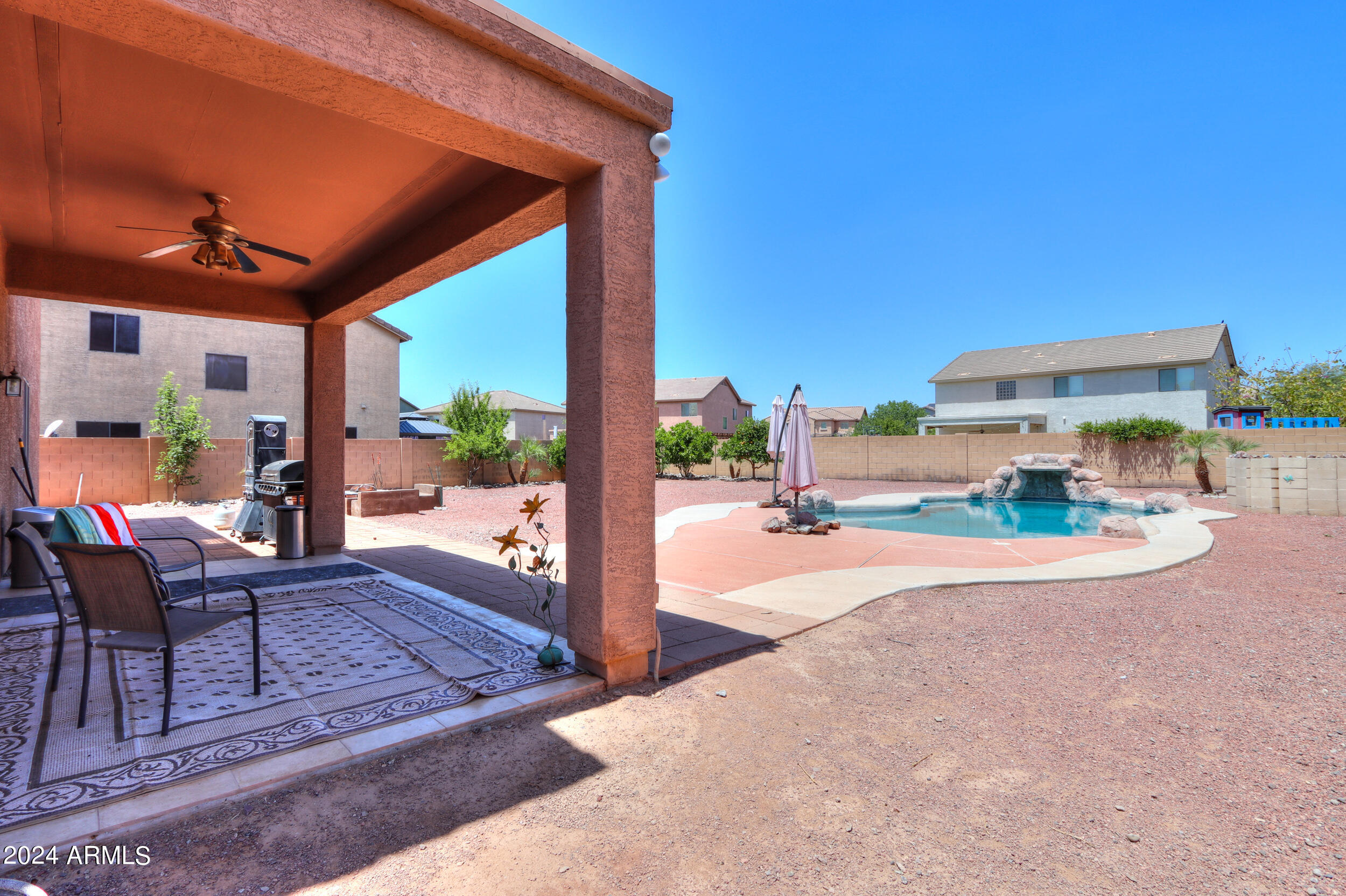 936 E KAPASI Lane