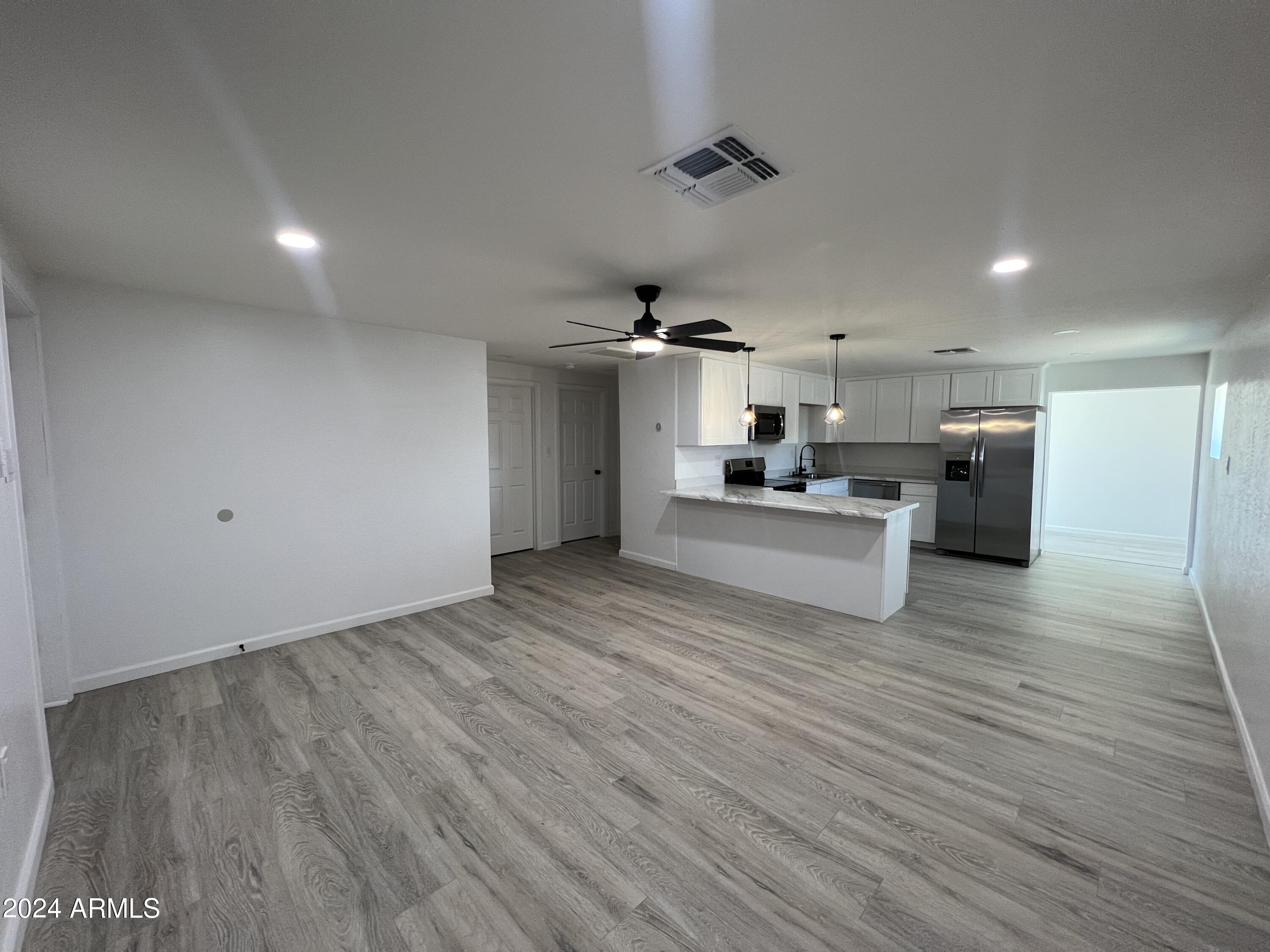 1649 W APACHE Street