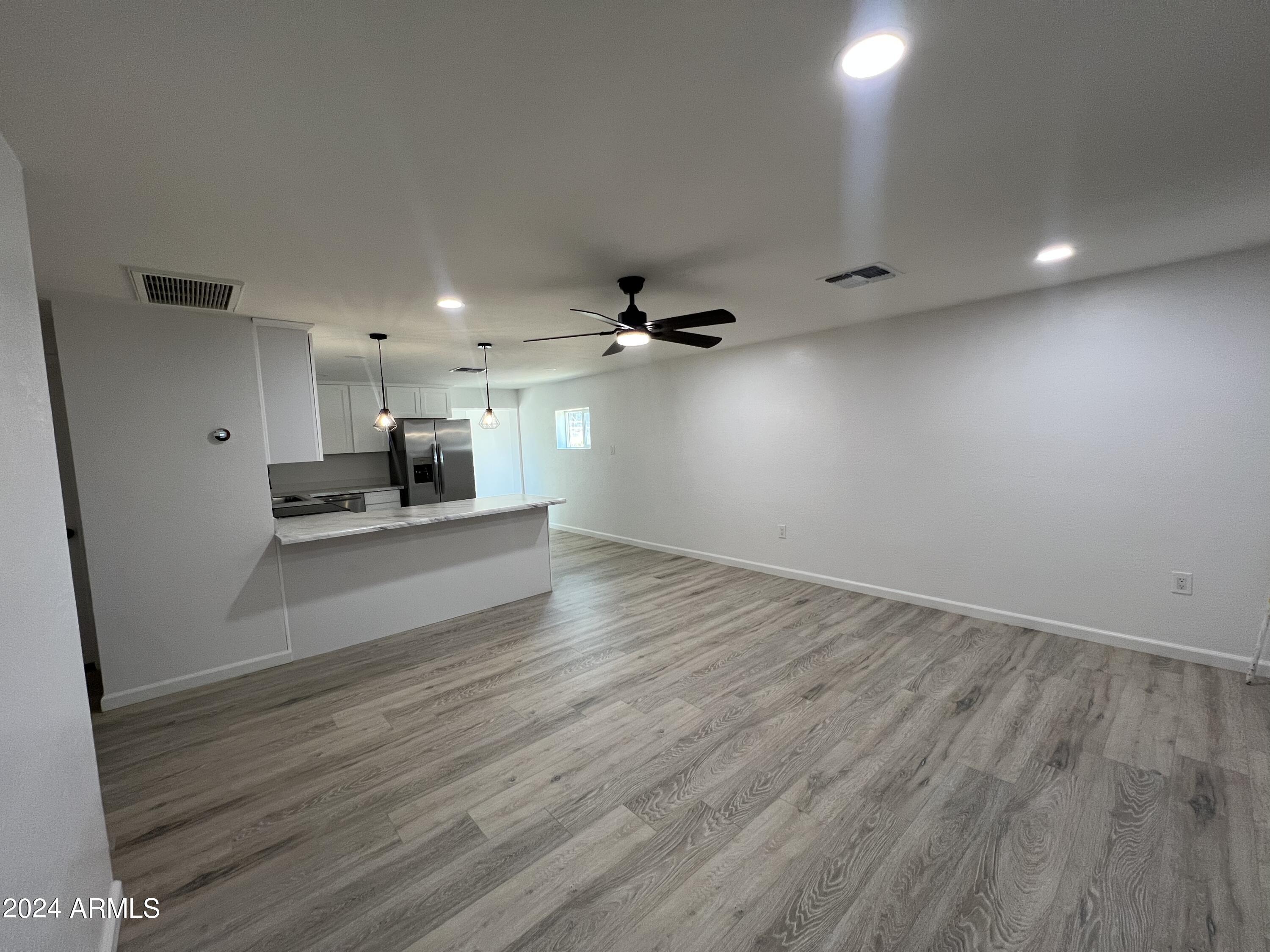 1649 W APACHE Street