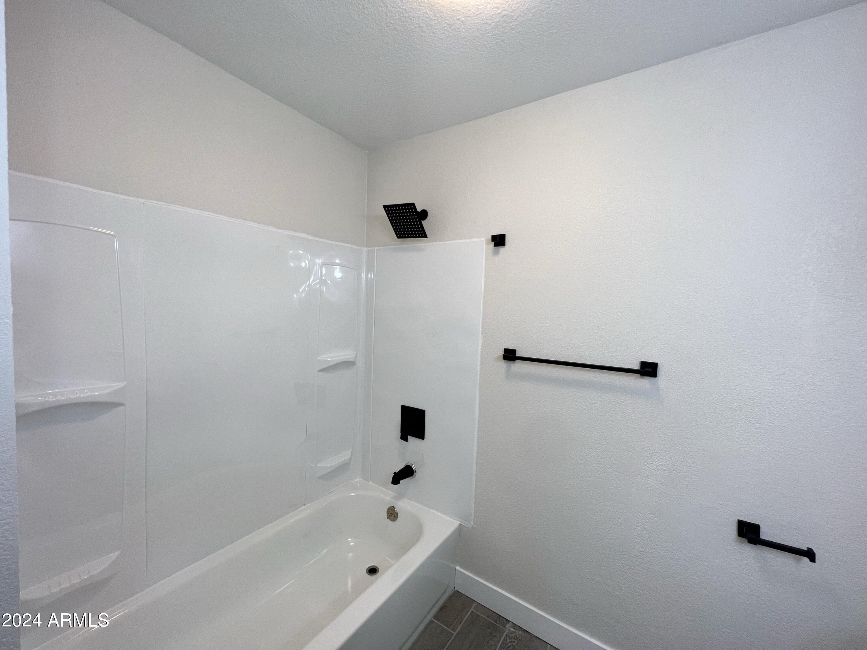 1332 W IRIS Place