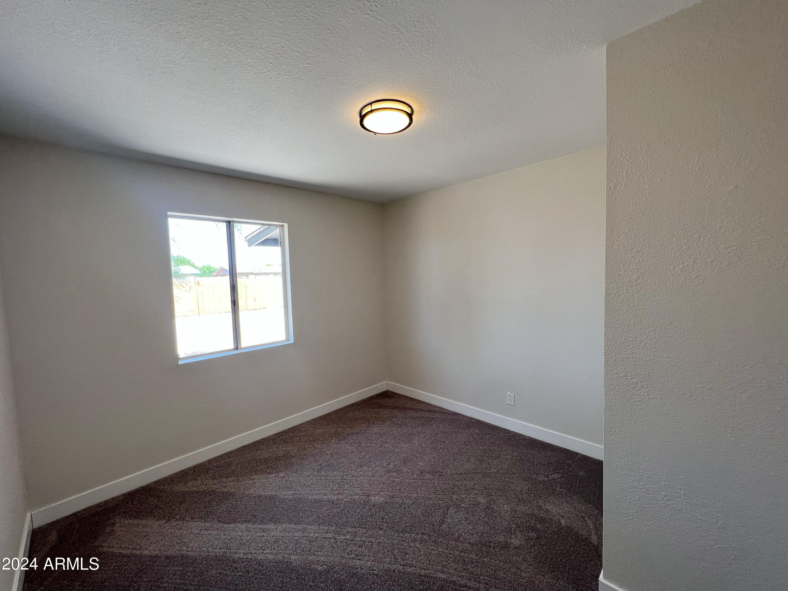 1332 W IRIS Place