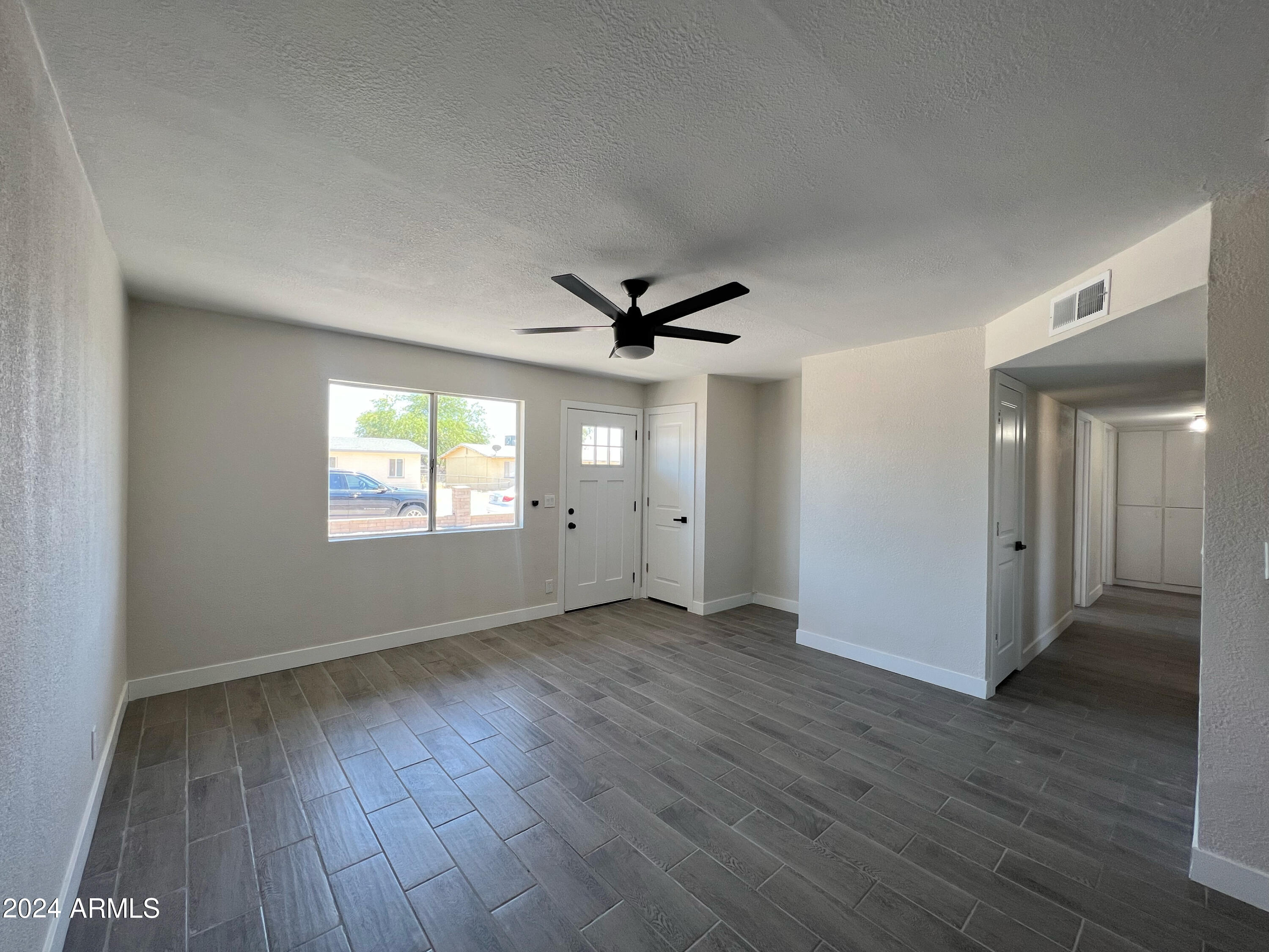1332 W IRIS Place