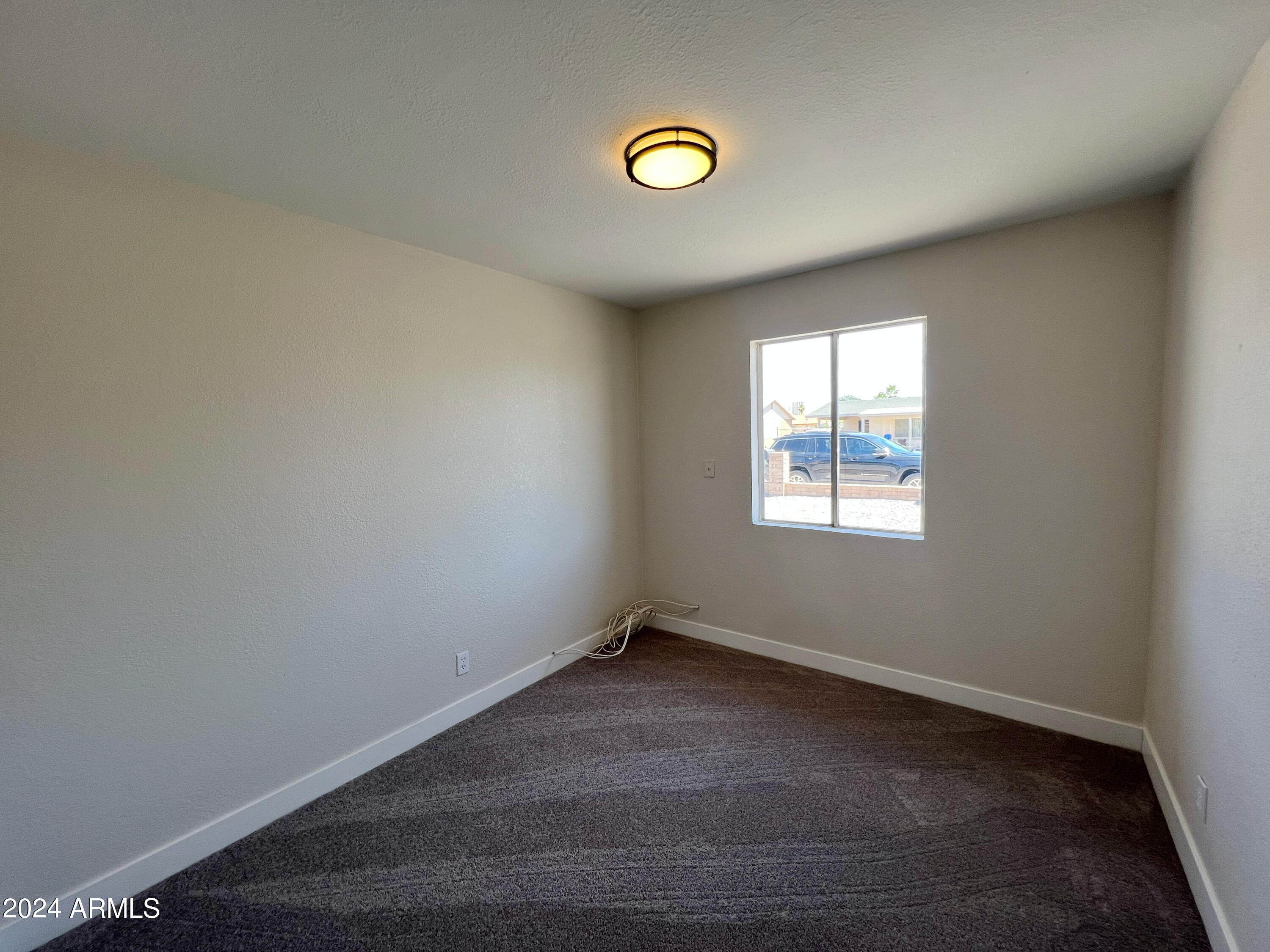 1332 W IRIS Place