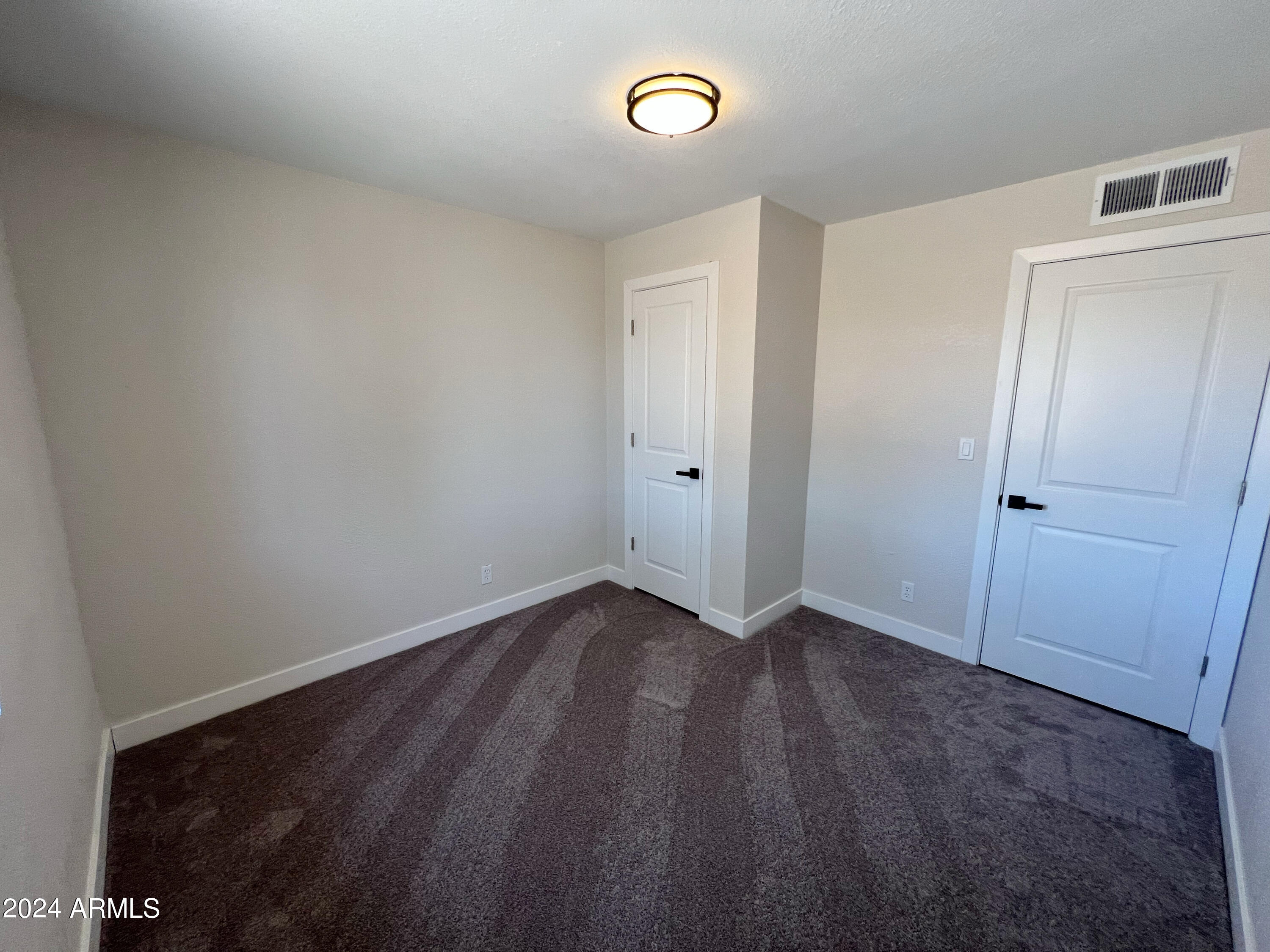 1332 W IRIS Place
