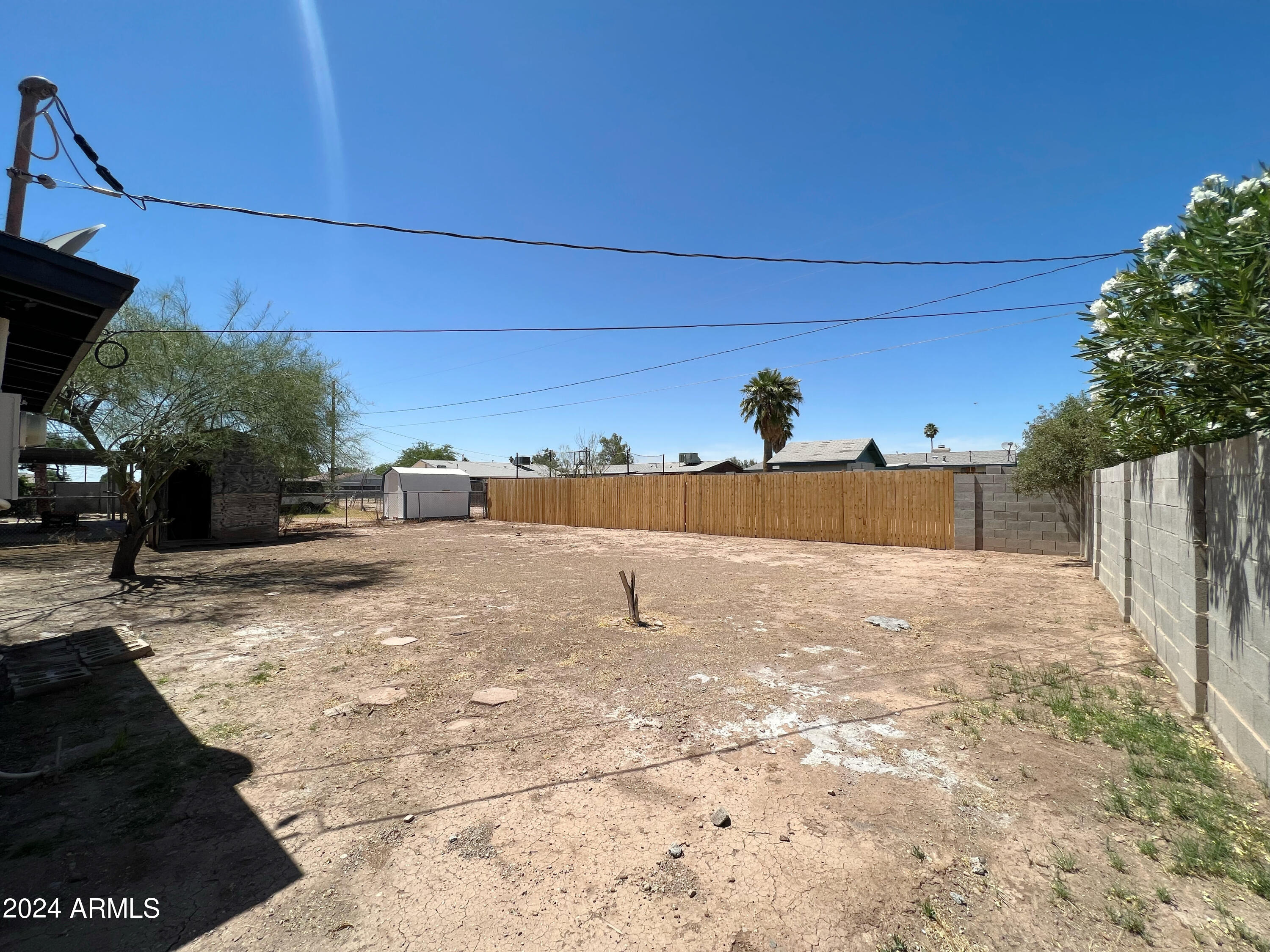 1332 W IRIS Place