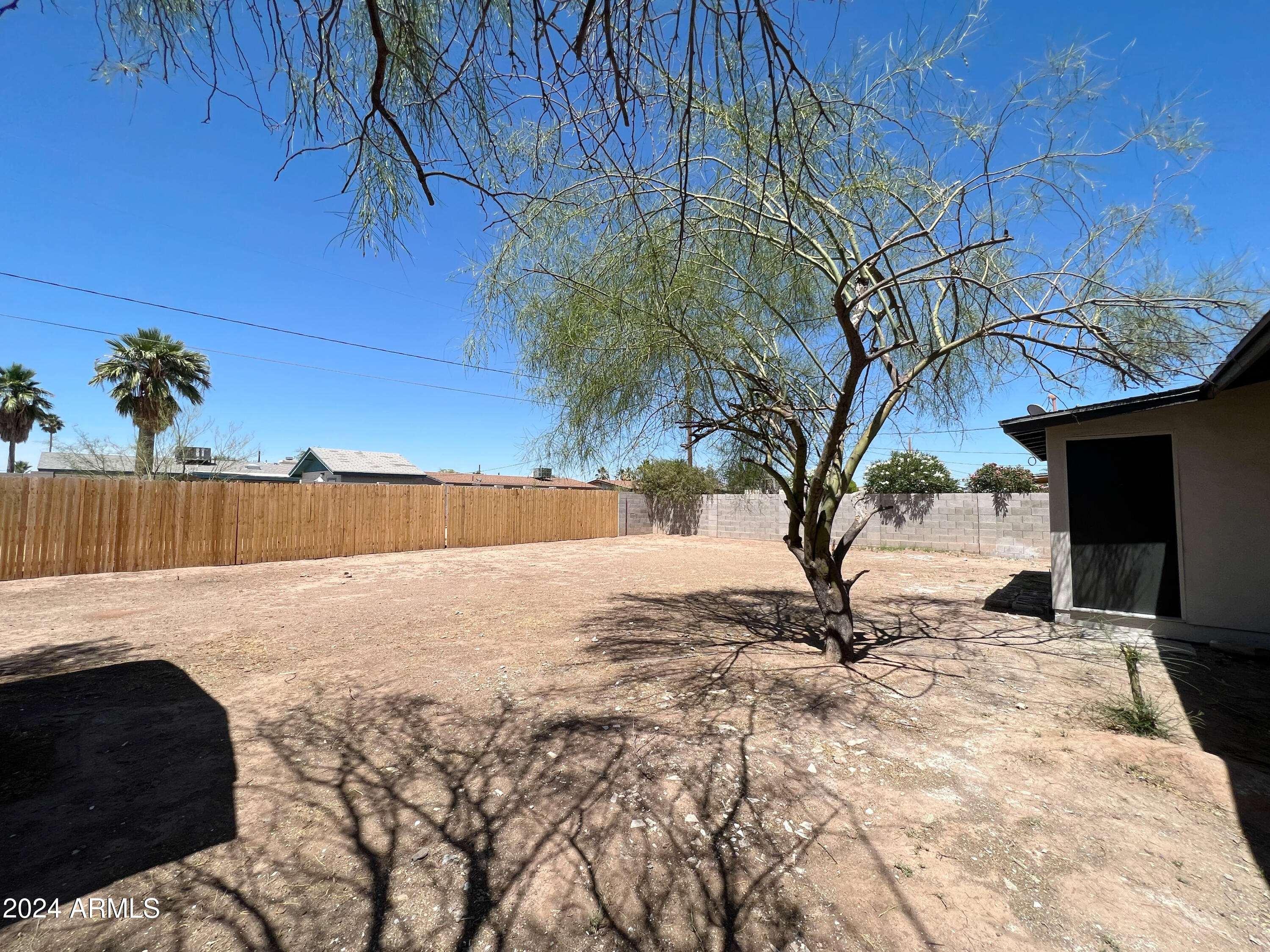 1332 W IRIS Place