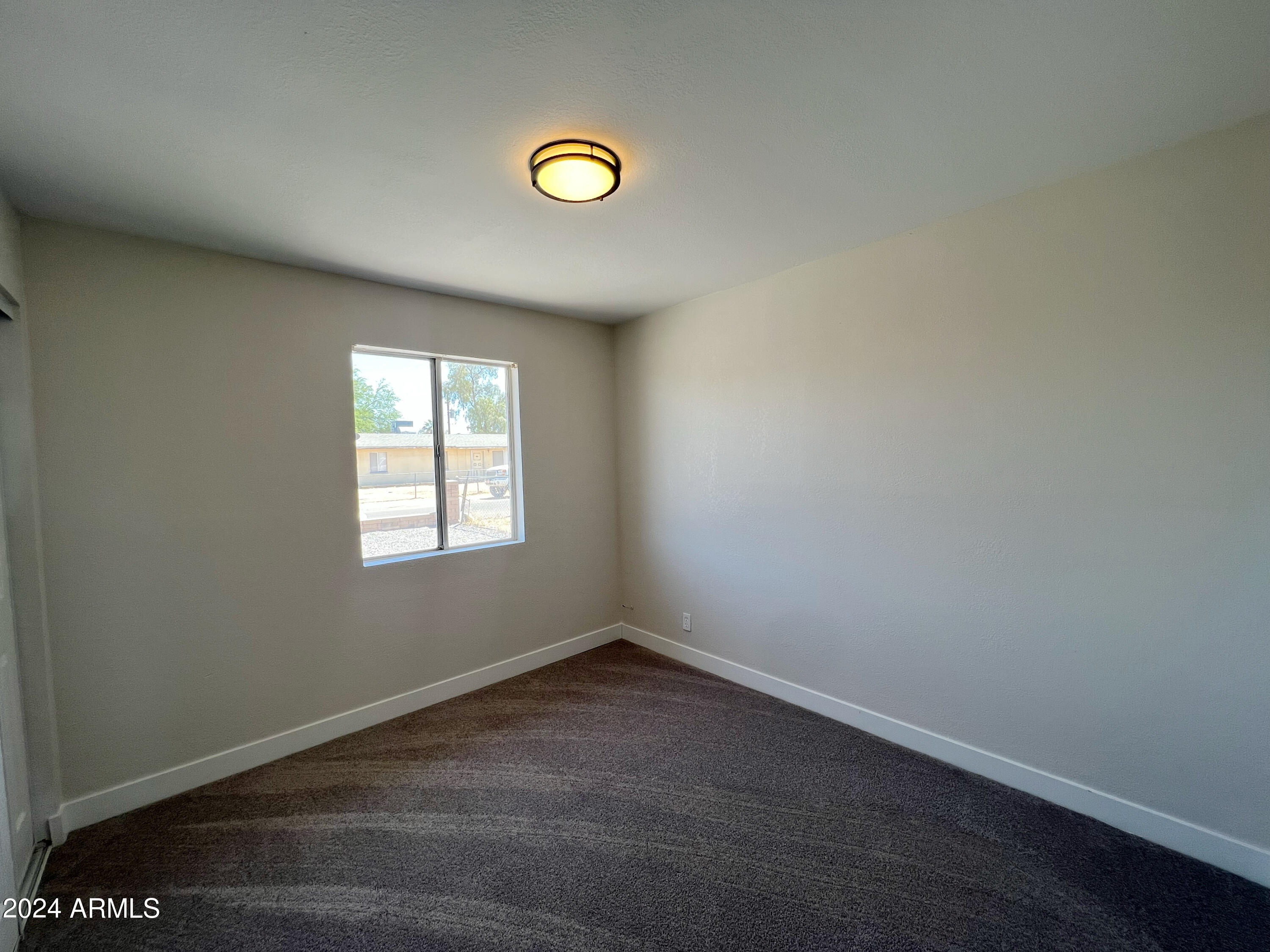 1332 W IRIS Place