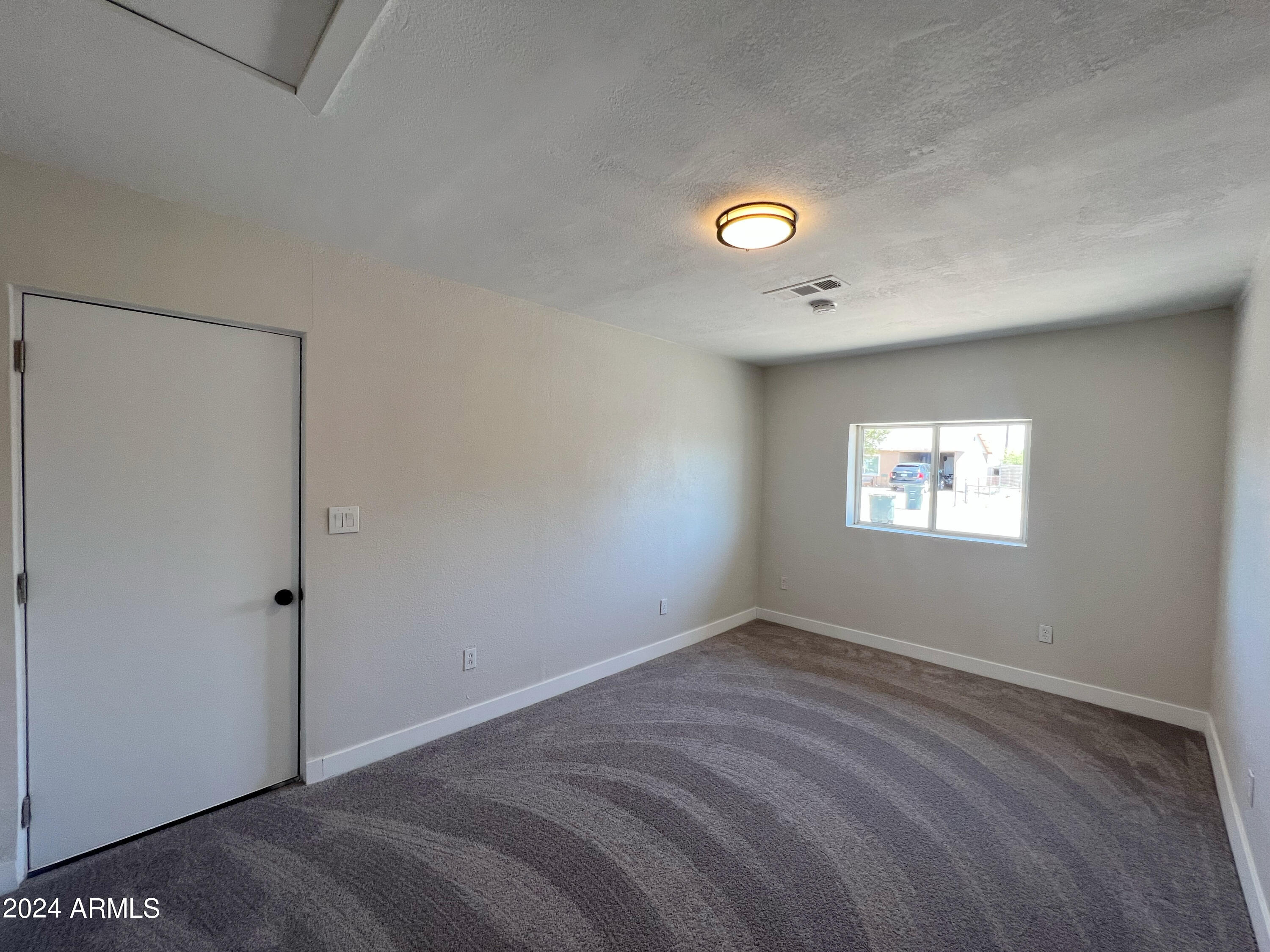 1332 W IRIS Place