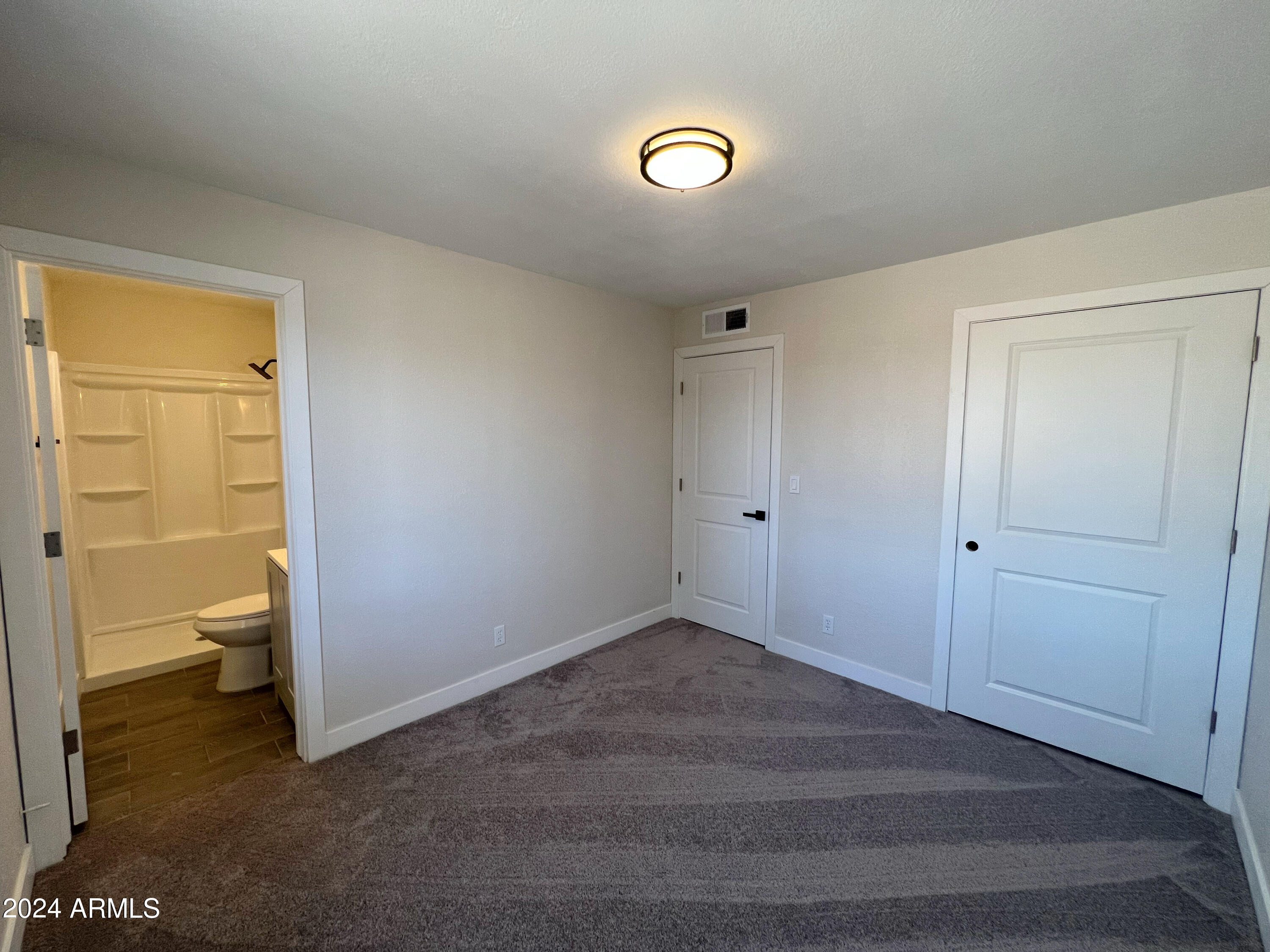 1332 W IRIS Place