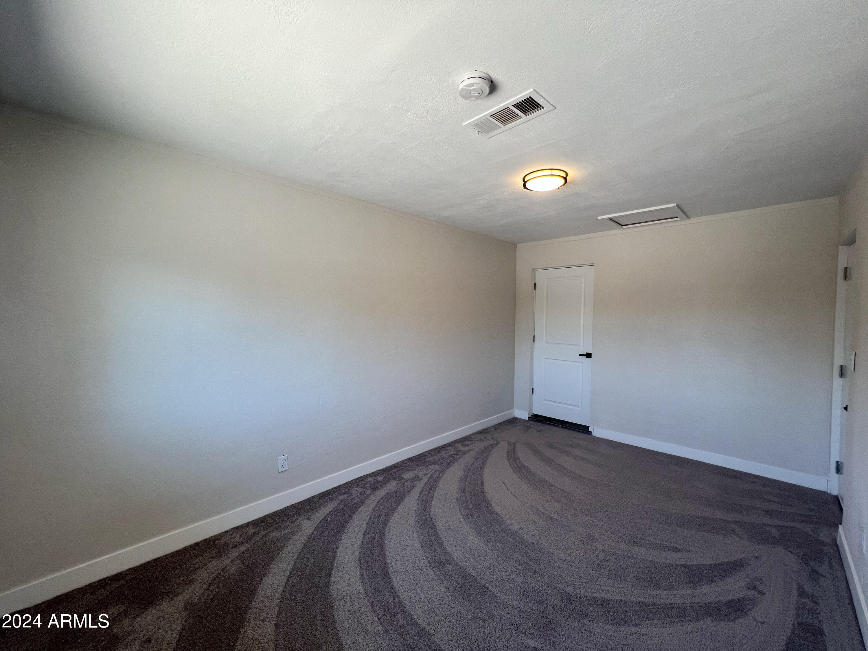 1332 W IRIS Place
