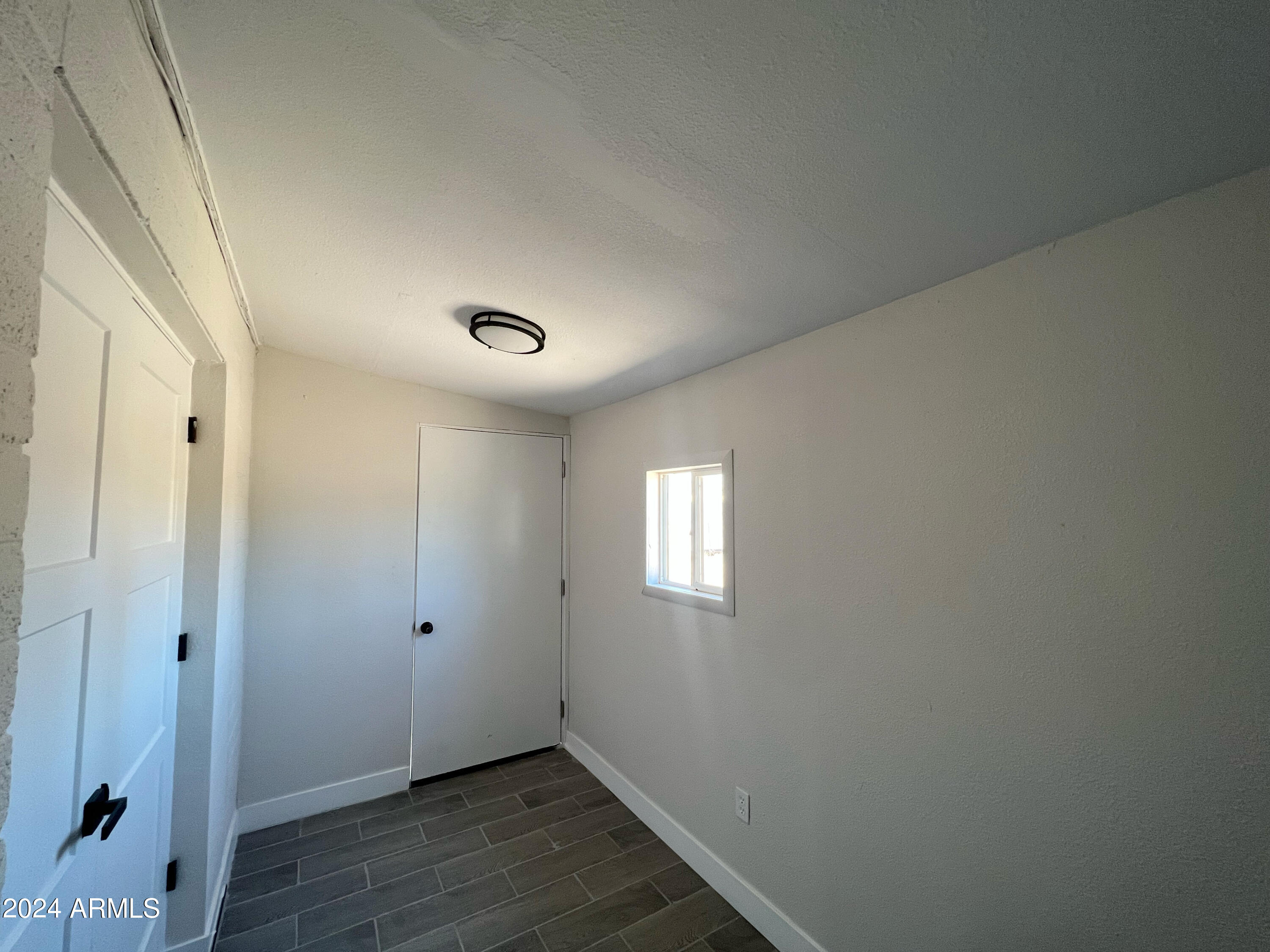 1332 W IRIS Place
