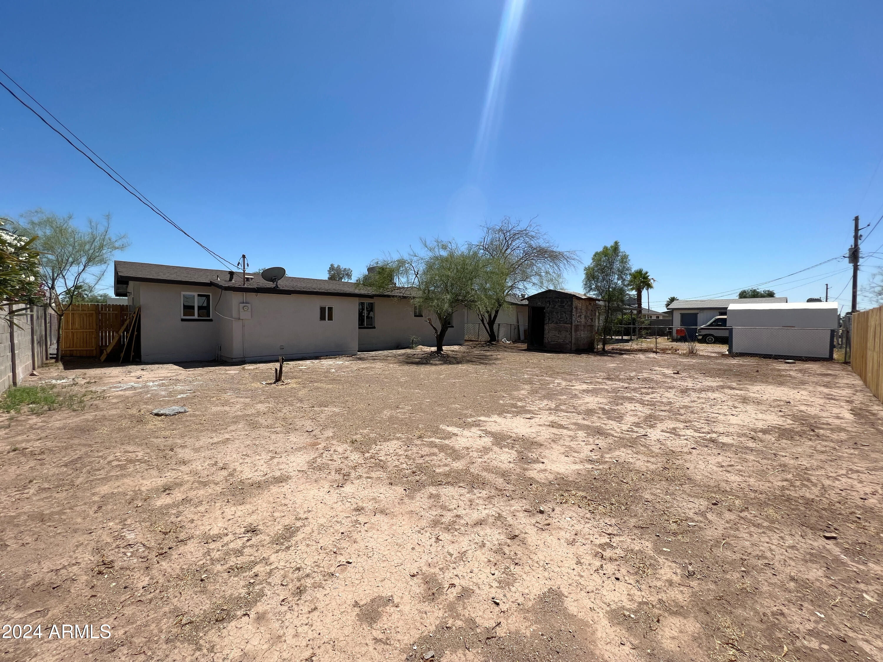 1332 W IRIS Place