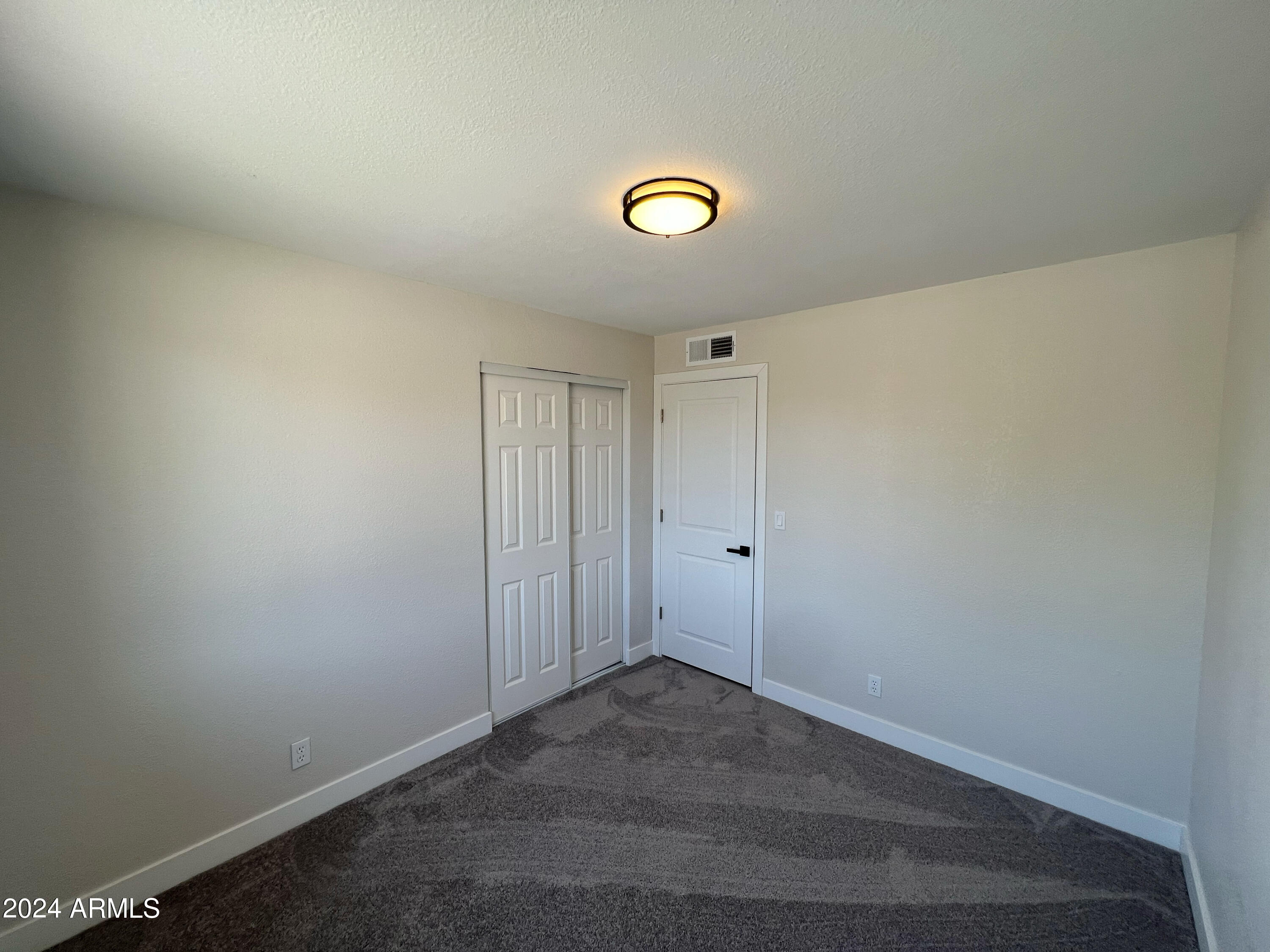 1332 W IRIS Place