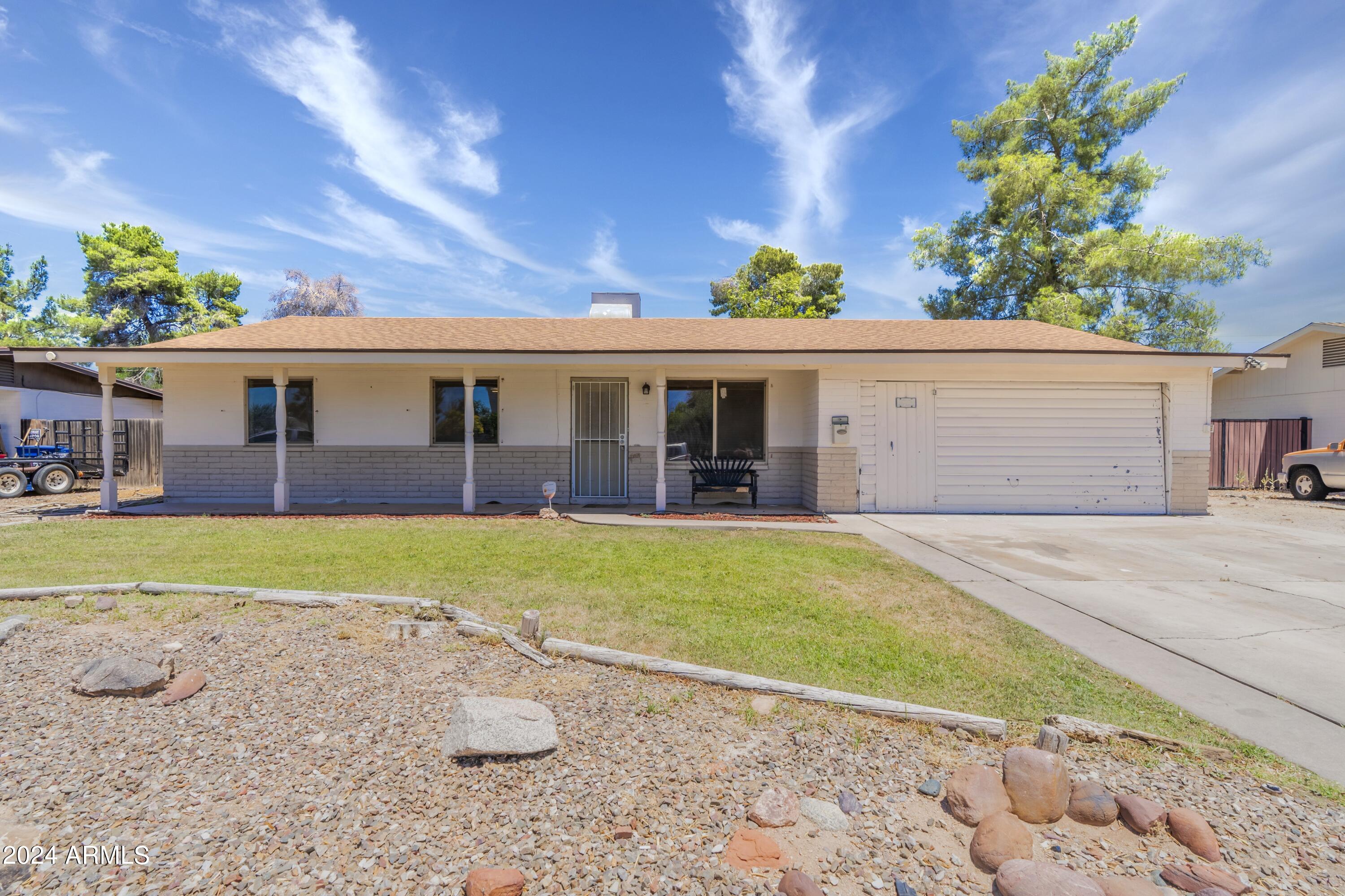 1161 N NEBRASKA Street