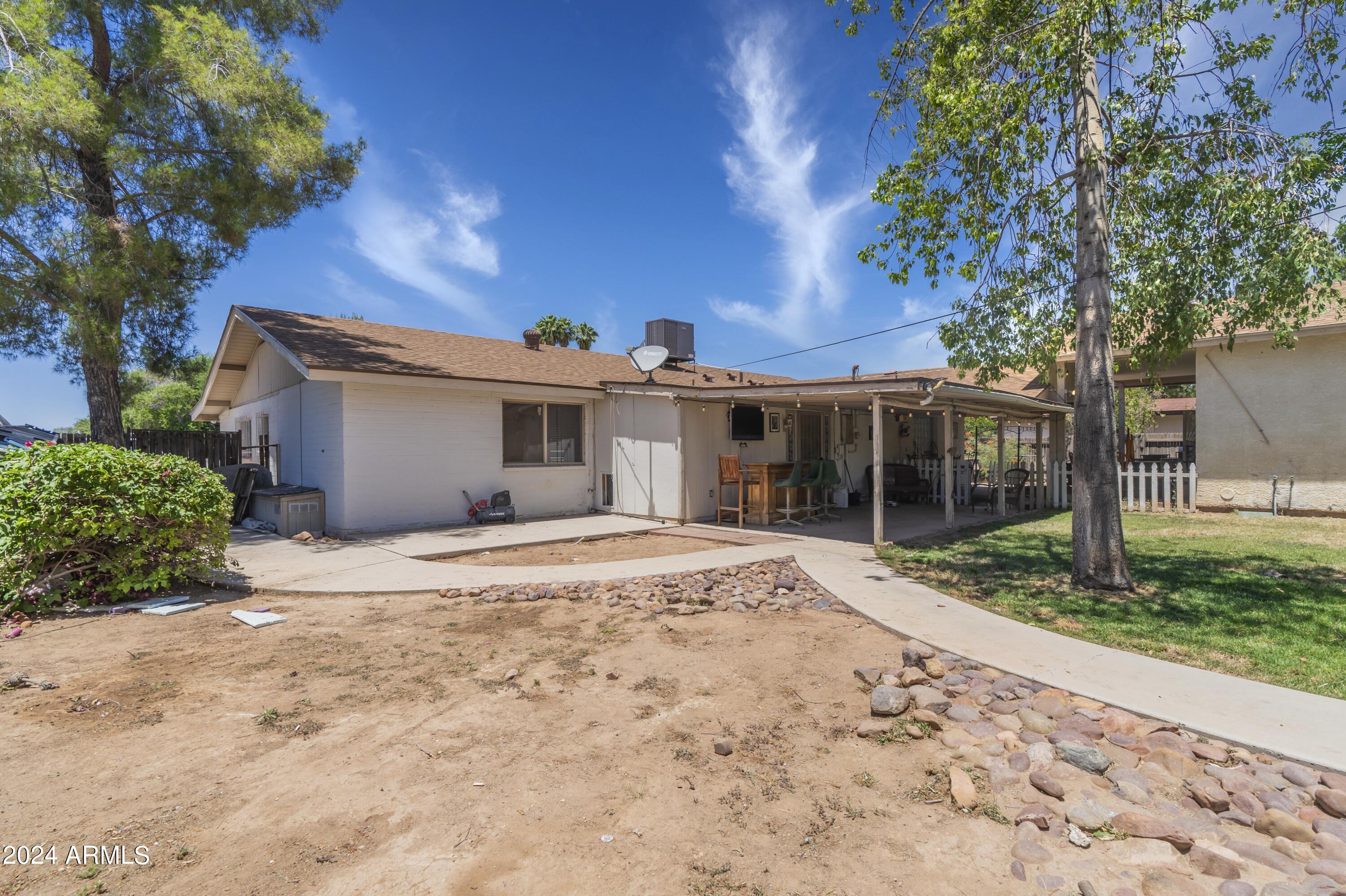 1161 N NEBRASKA Street