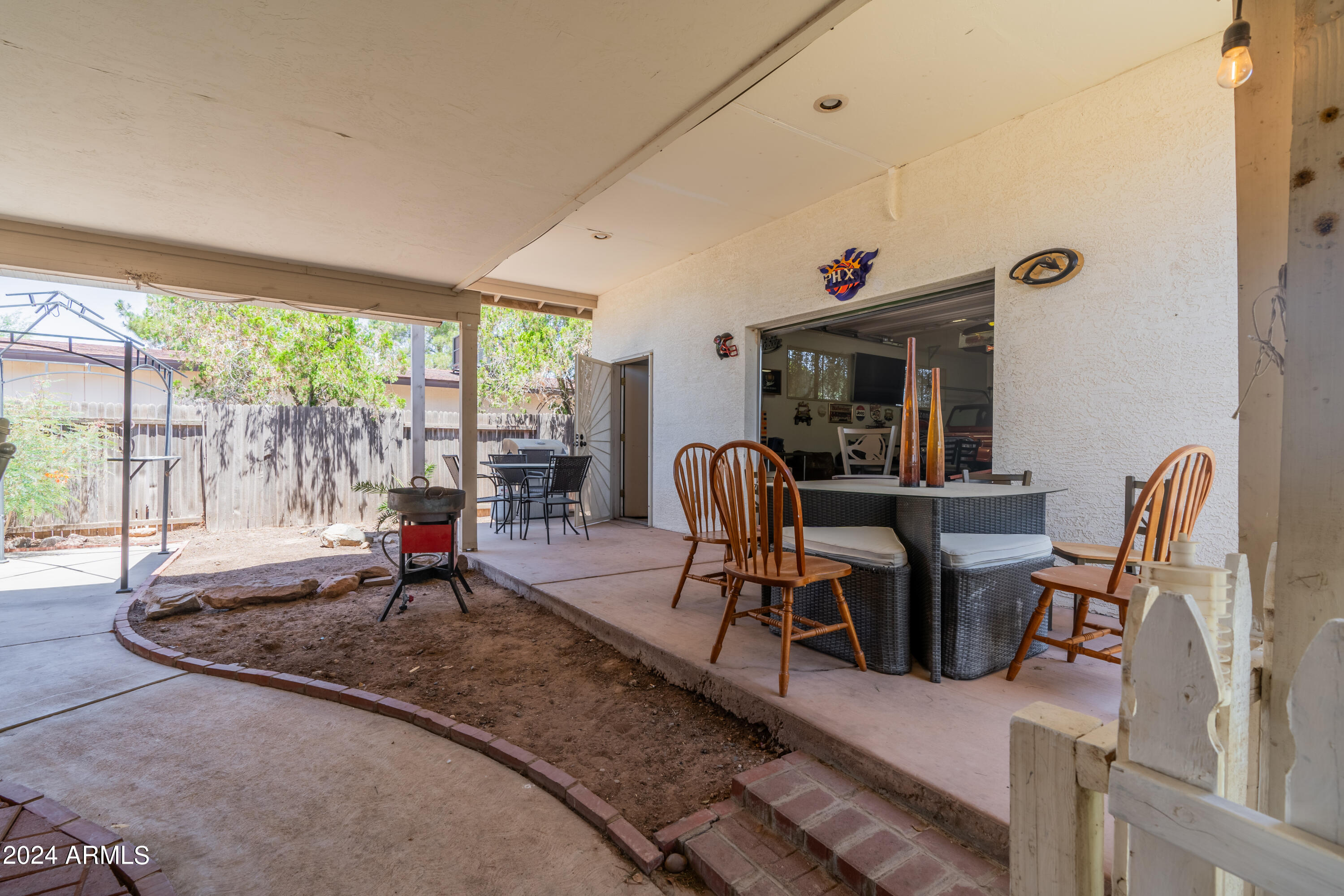1161 N NEBRASKA Street