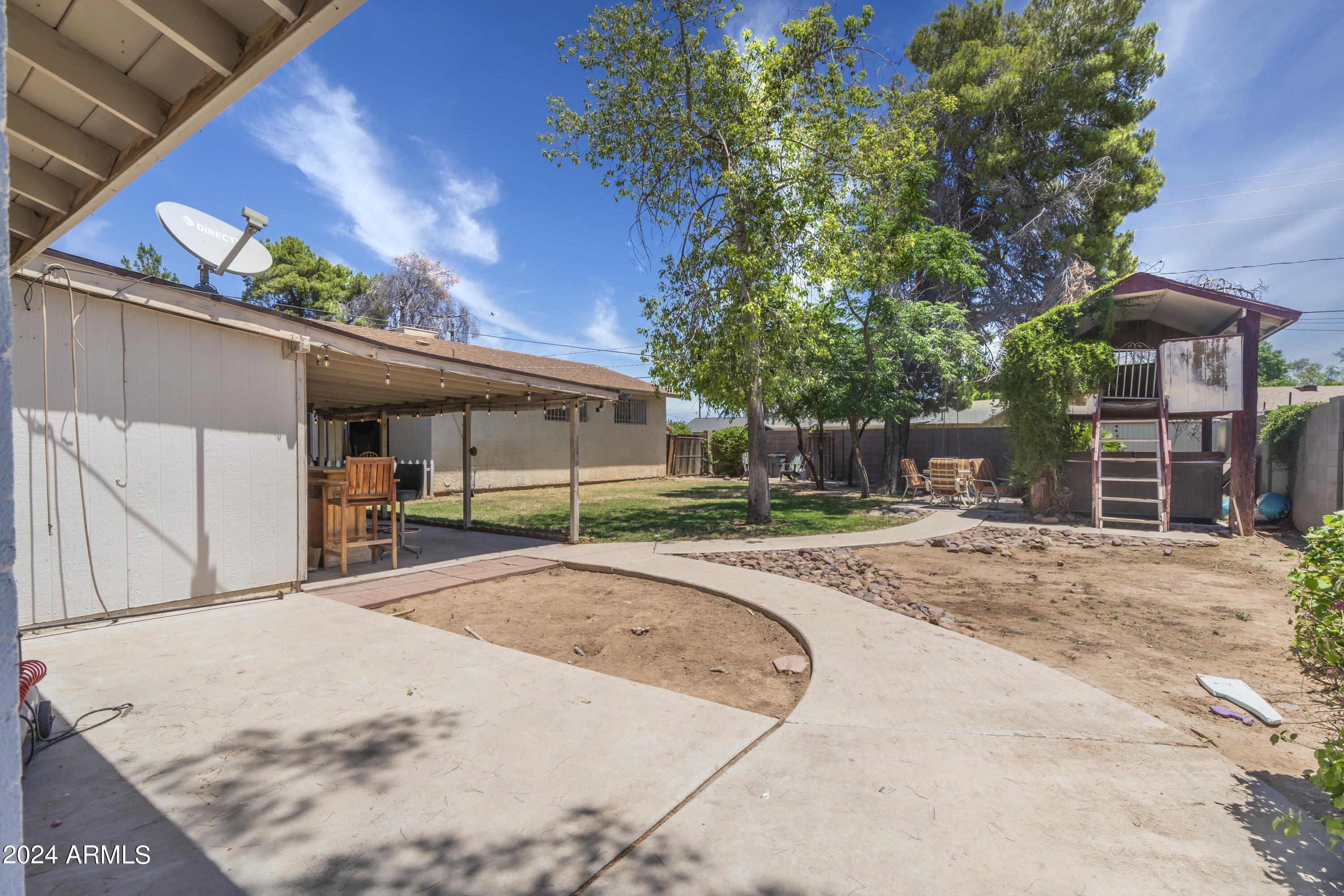 1161 N NEBRASKA Street